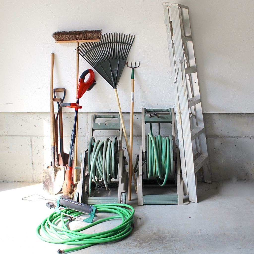 Lawn & Garden Equipment