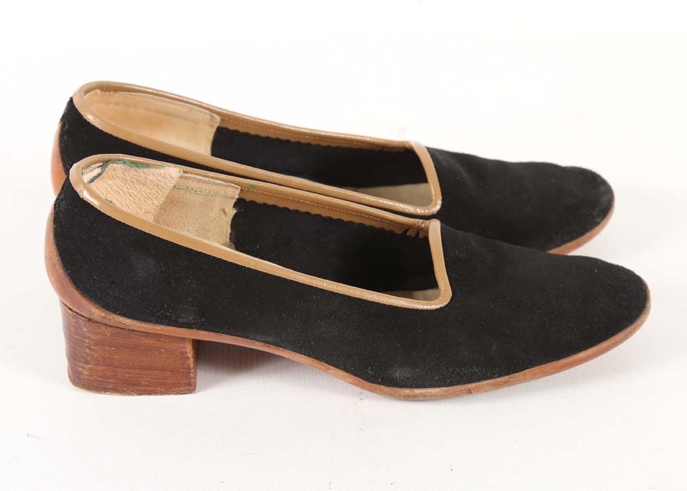Vintage Mikelos of Athens Black Suede Leather Pumps