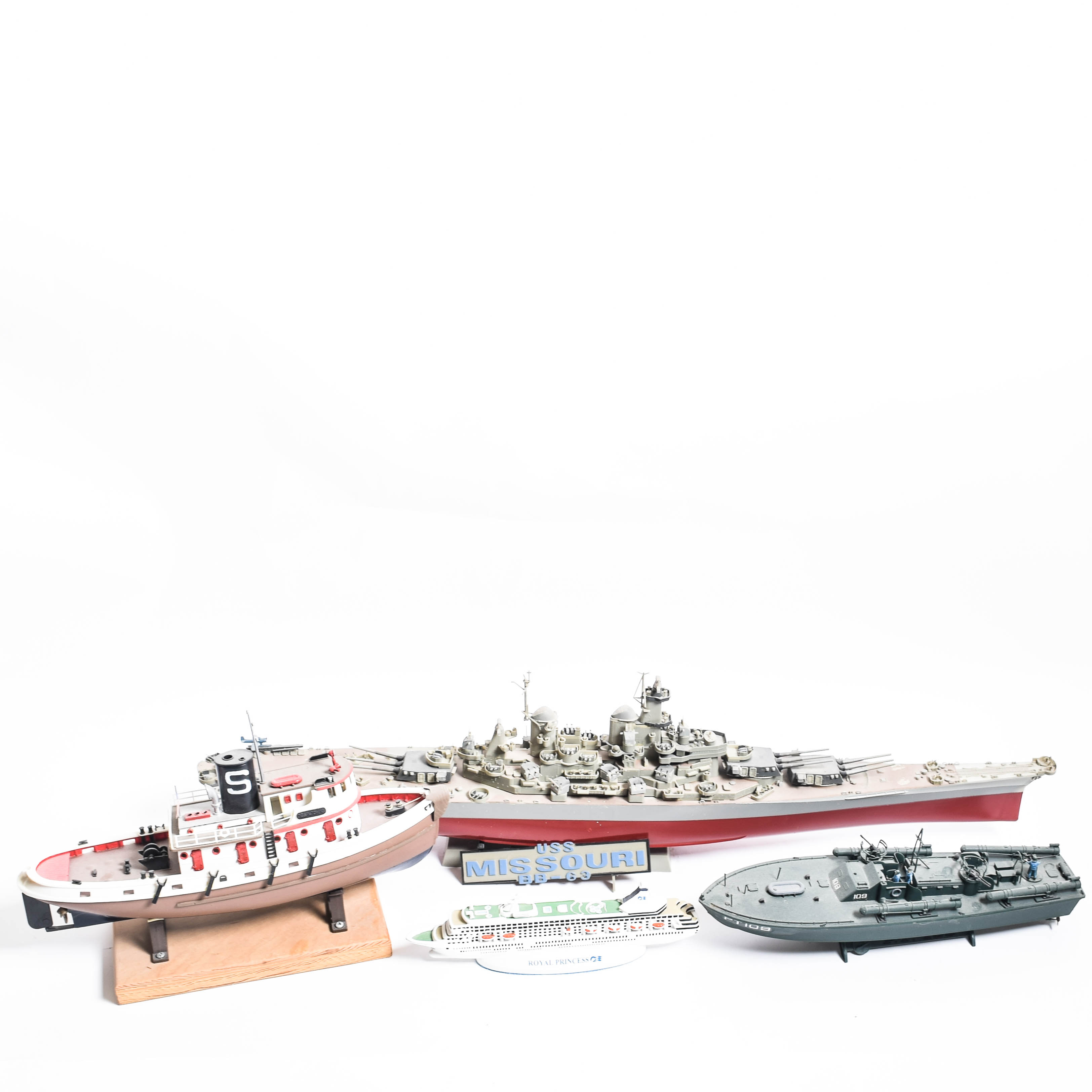 Collection of Model Ships featuring the USS Missouri