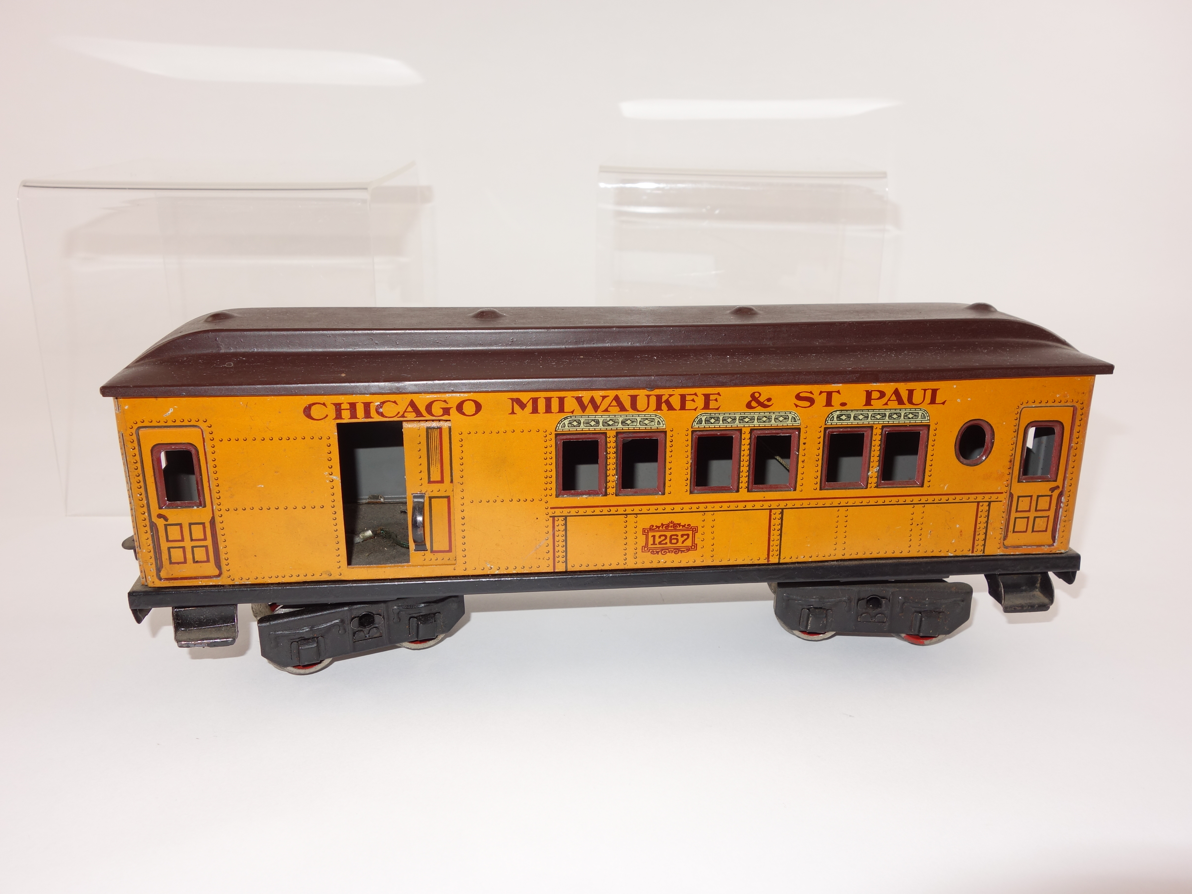 1920s German Gubruder Bing Train Cars