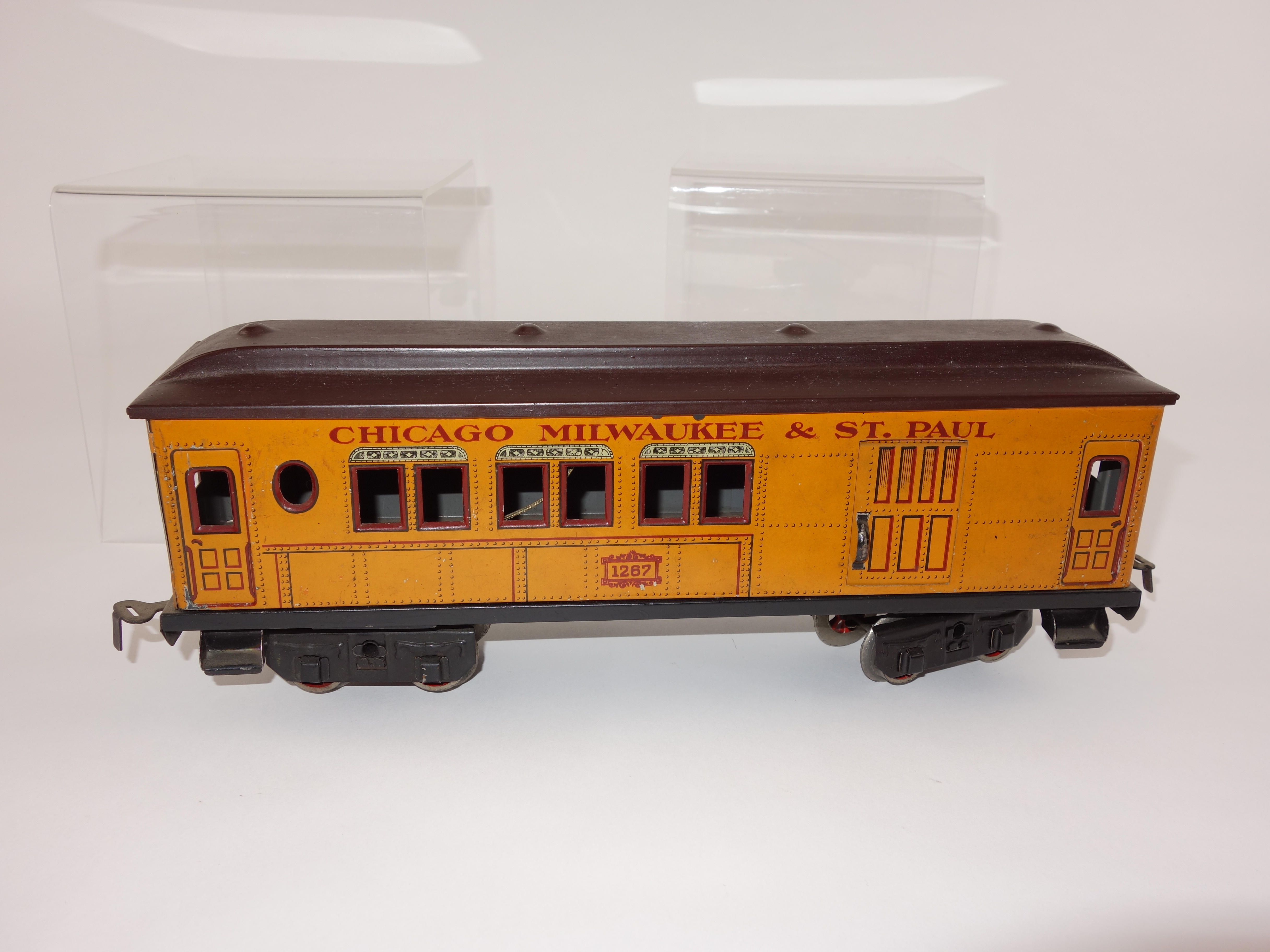 1920s German Gubruder Bing Train Cars