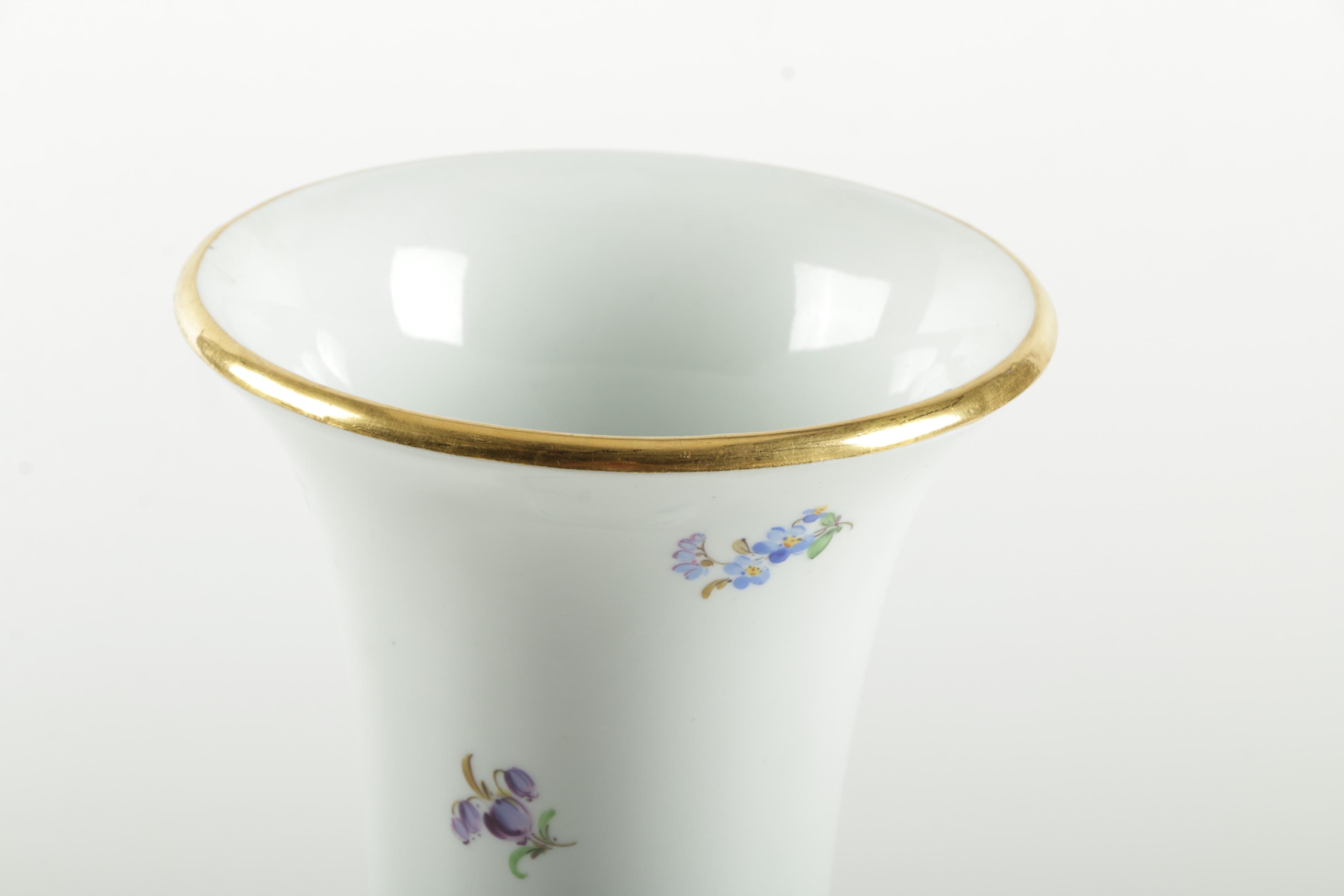 Meissen "Scattered Flowers" Vase