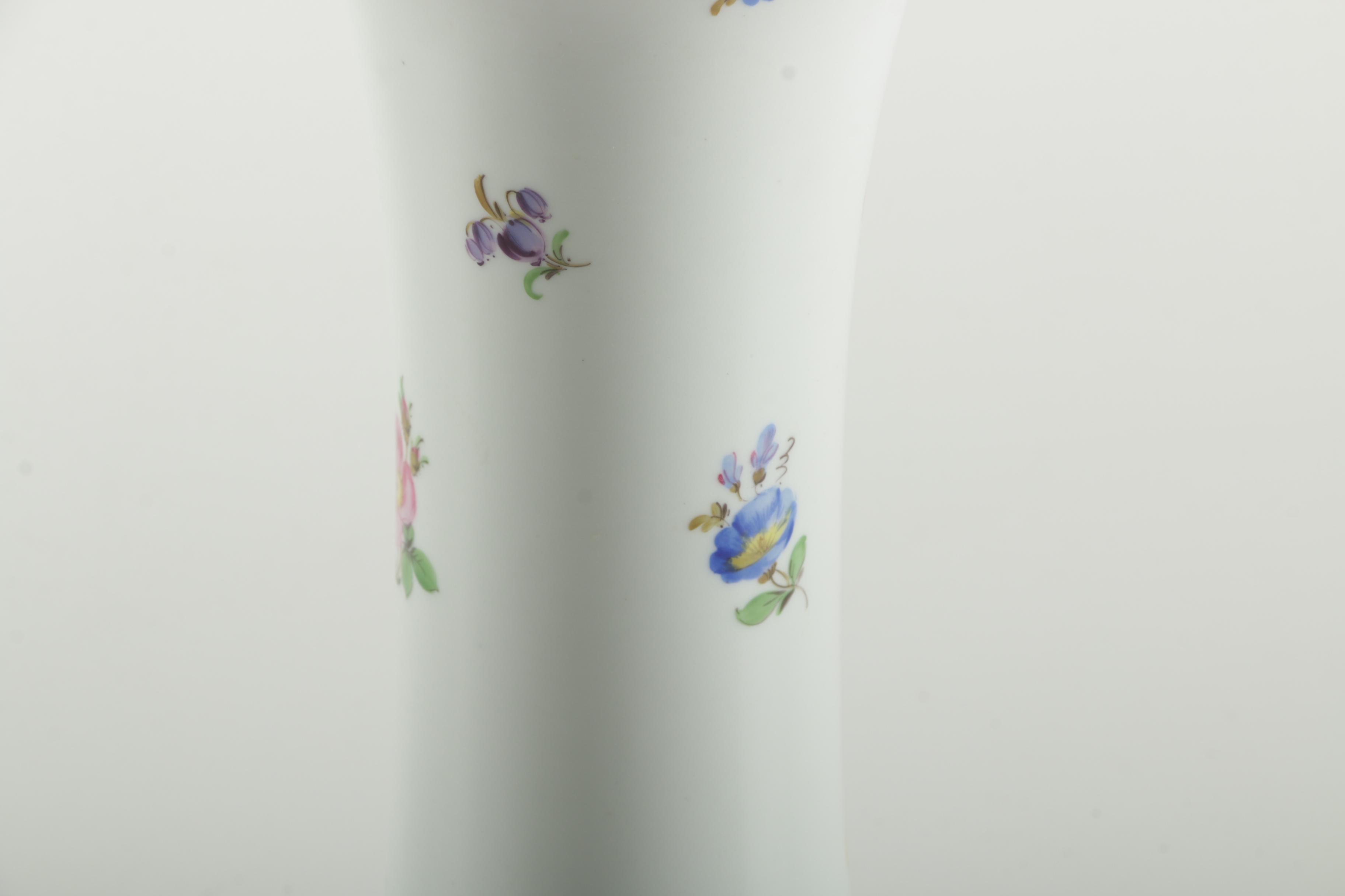 Meissen "Scattered Flowers" Vase