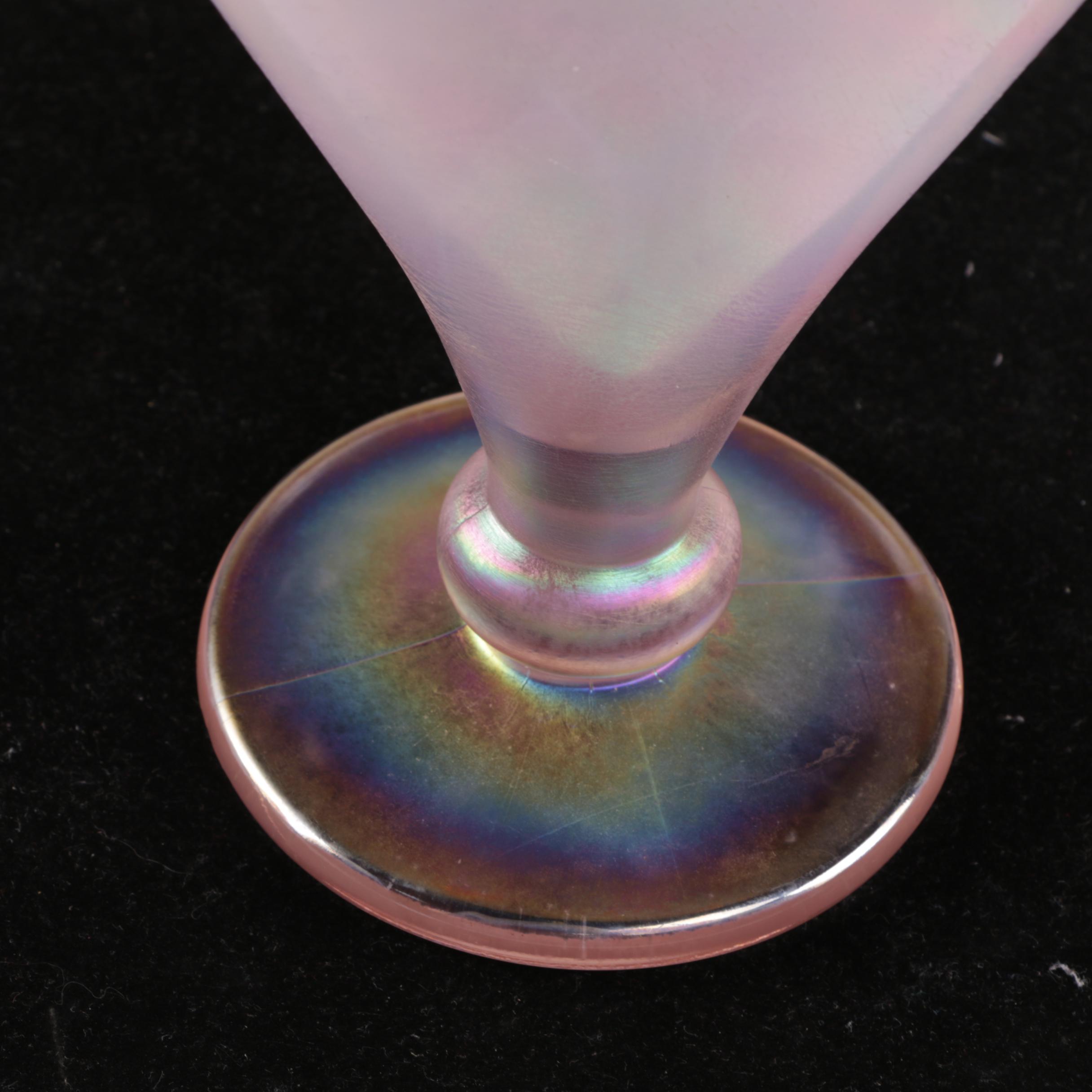 Fenton Irridescent Rose Stretched Fan Vase