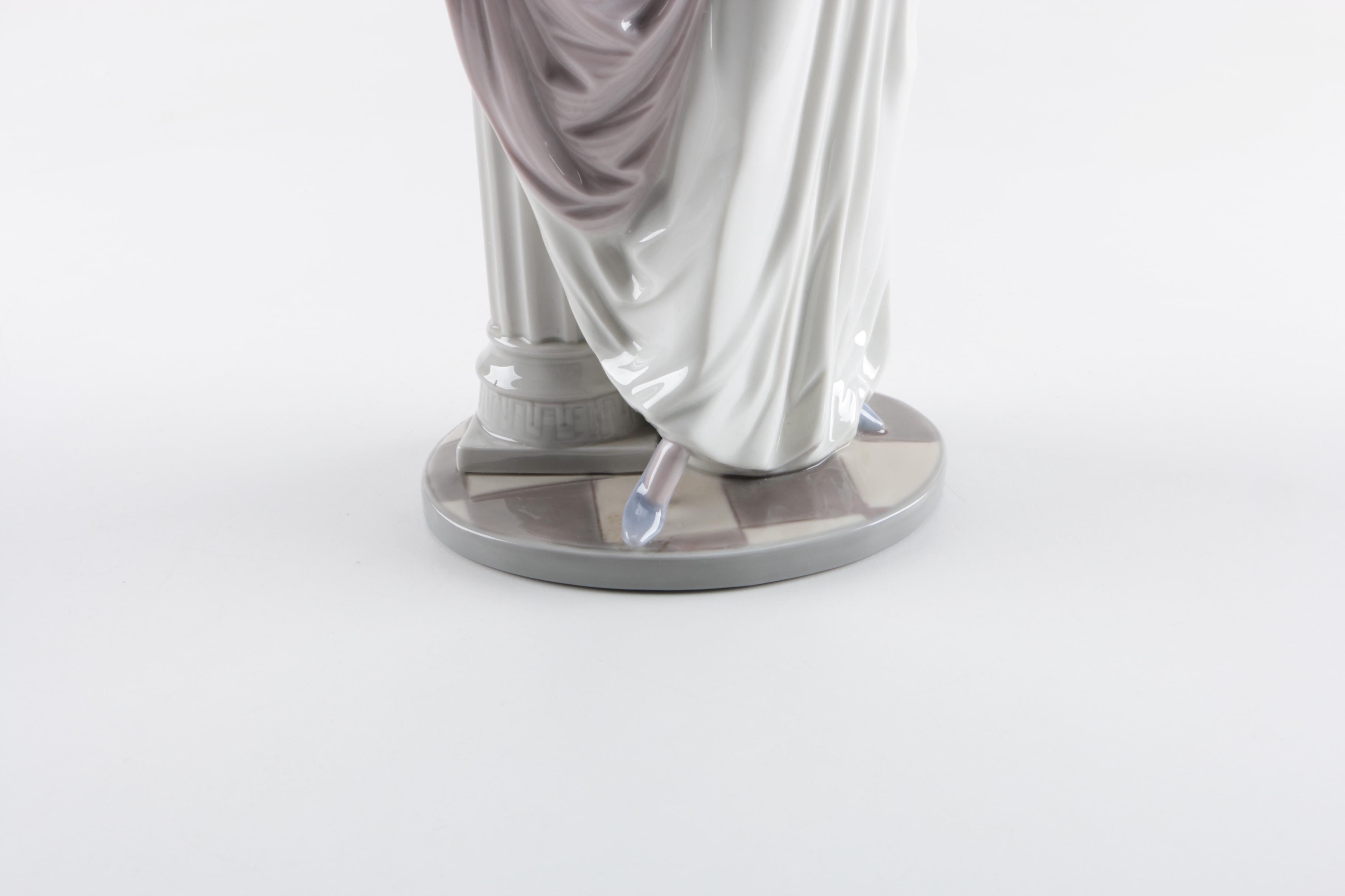 Lladro Figurine of Elegant Woman