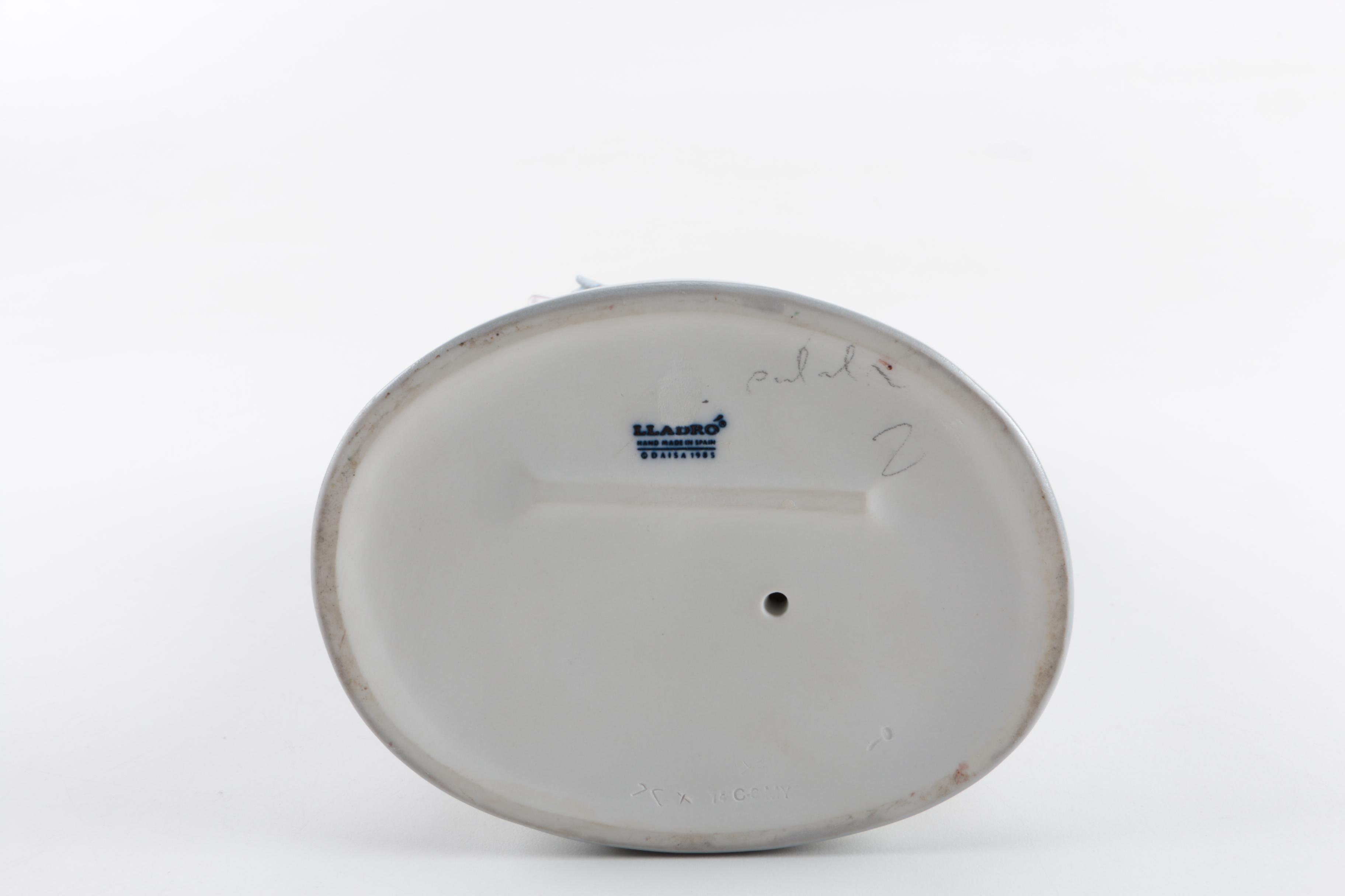 Lladro Figurine of Elegant Woman