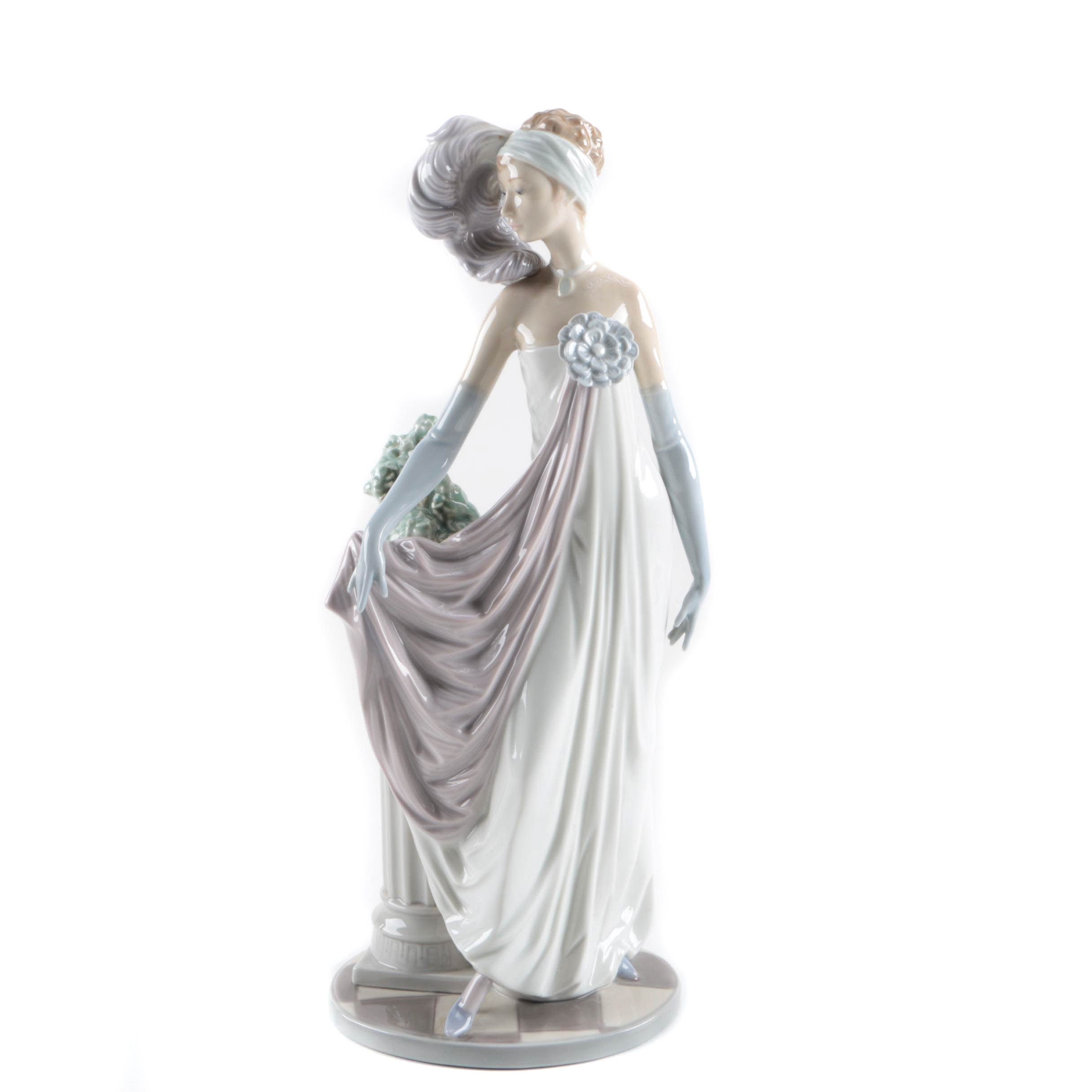 Lladro Figurine of Elegant Woman