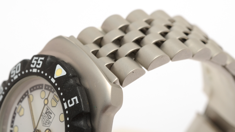 TAG Heuer Professional 200 Meters Quartz Swiss Made Watch