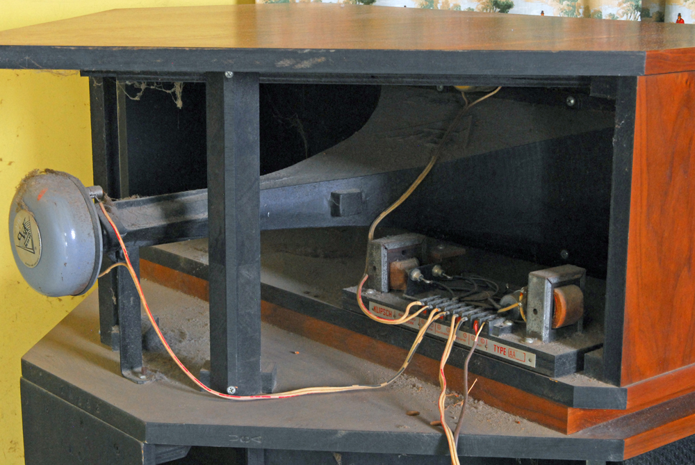 Pair of Vintage Klipschorn K-B-WL Floor Standing Corner Horn Speakers