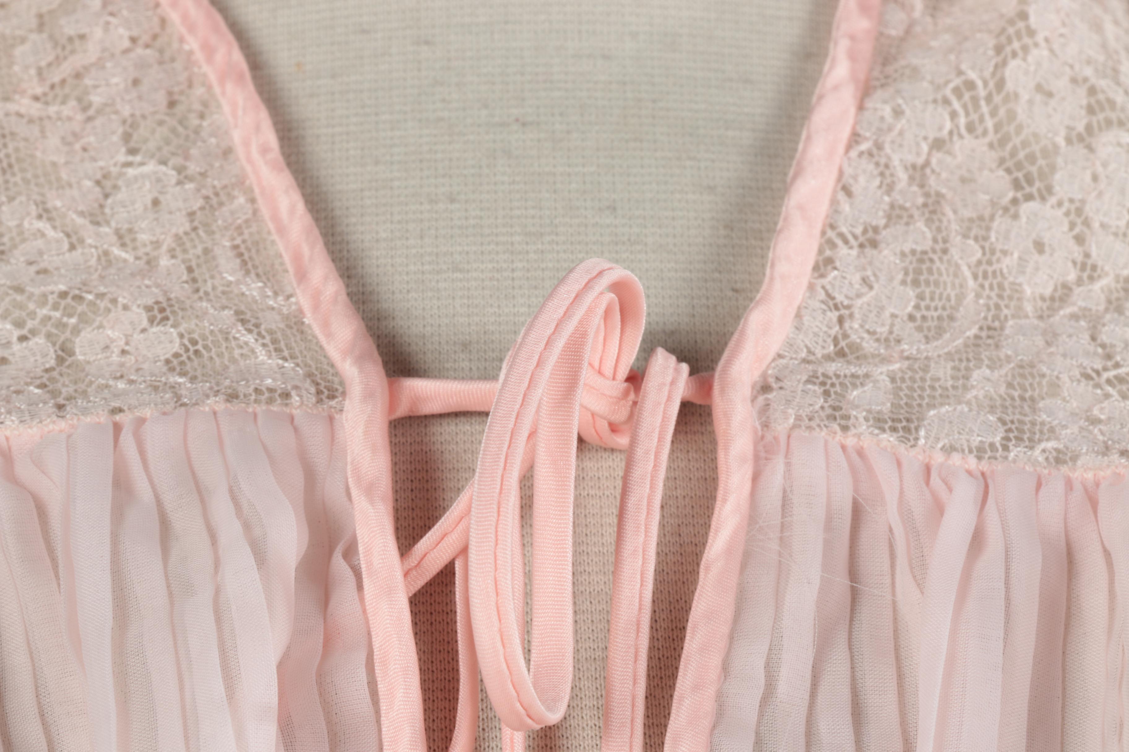 Vintage Ariel Barbizon Light Pink Crystal Pleat Bed Jacket