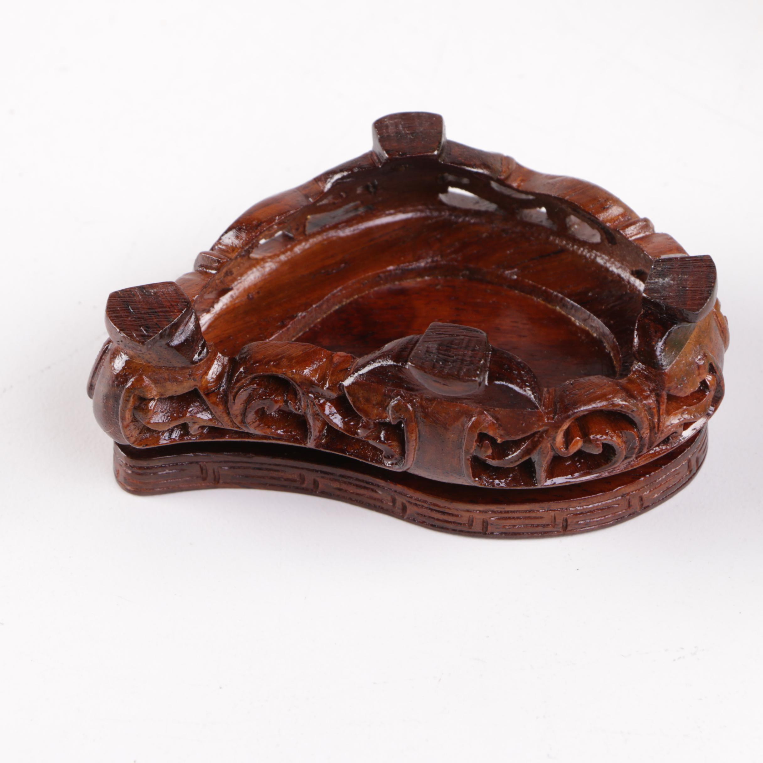 Carved Bowenite Figurine of Guanyin with Stand