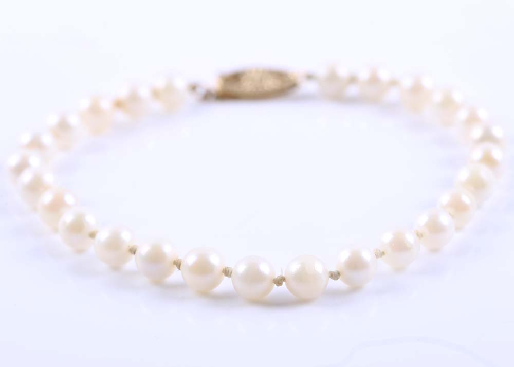 Cultured Pearl Bracelet with 14K Yellow Gold Clasp