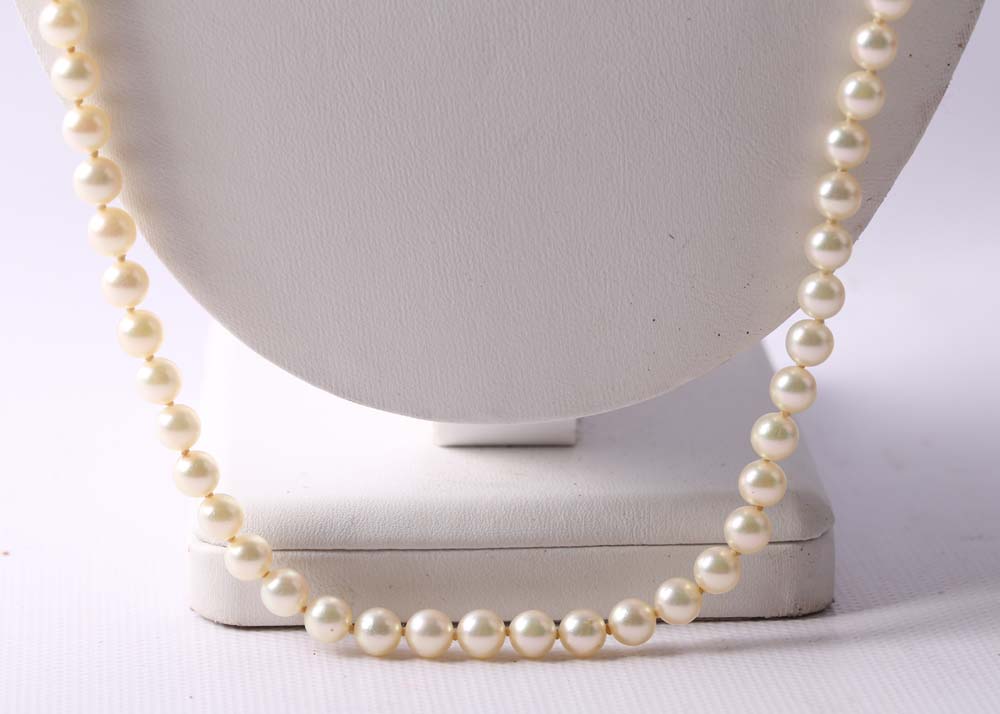 Cultured Pearl Necklace with 14K Yellow Gold Clasp