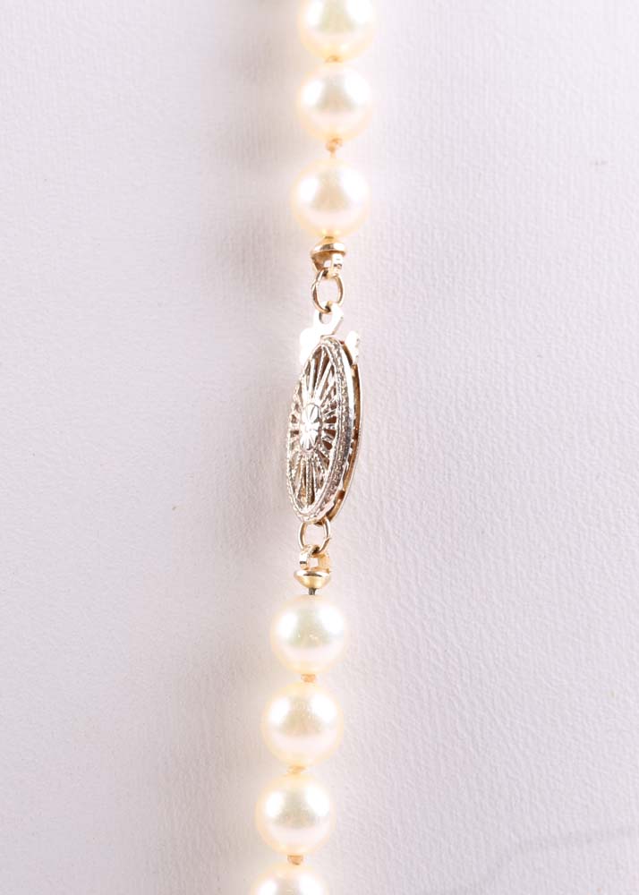 Cultured Pearl Necklace with 14K Yellow Gold Clasp