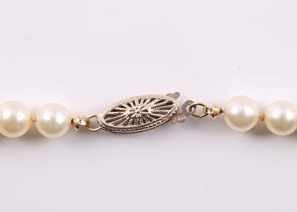 Cultured Pearl Necklace with 14K Yellow Gold Clasp