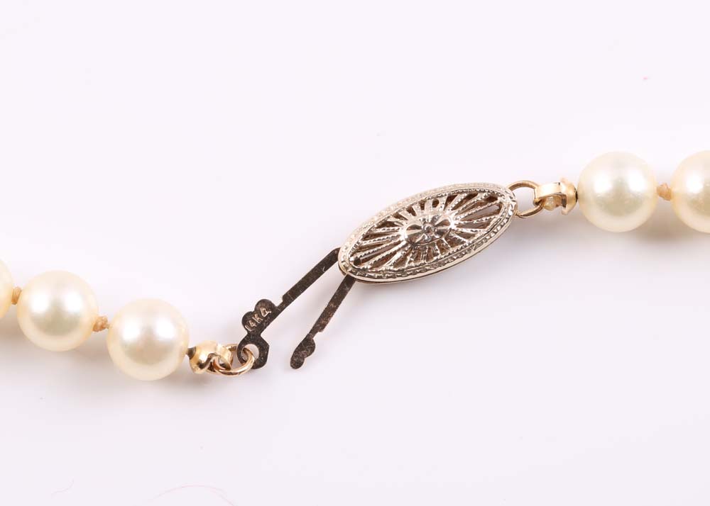 Cultured Pearl Necklace with 14K Yellow Gold Clasp
