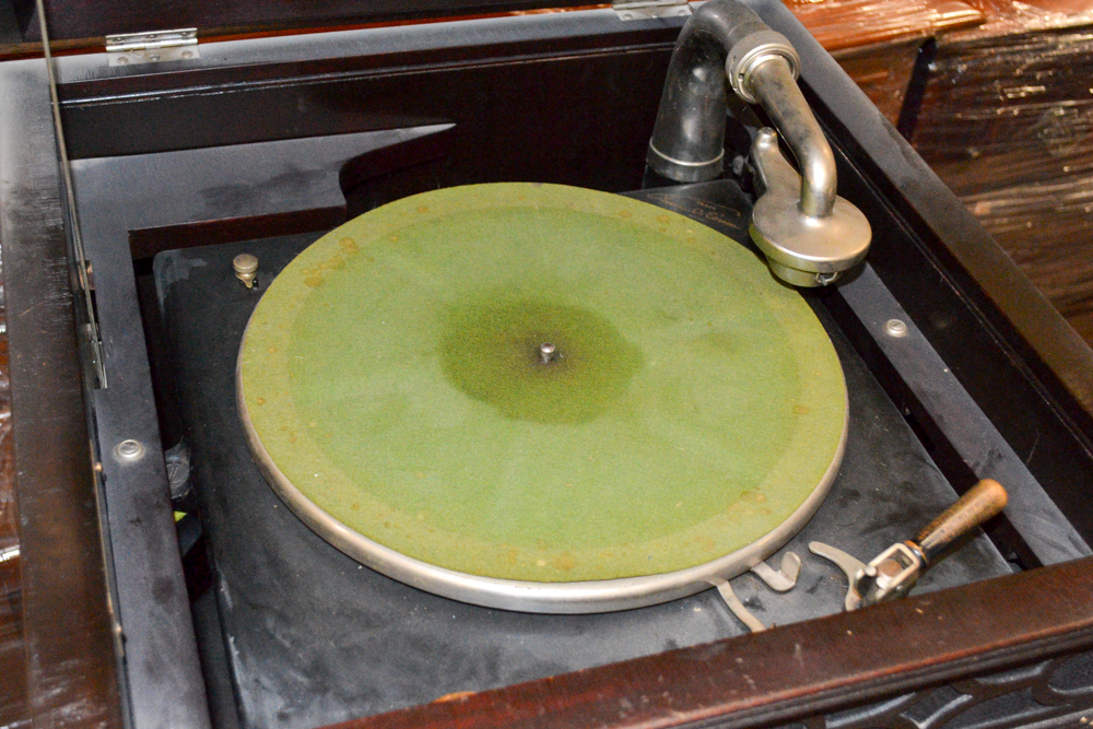 Early 20th Century Edison Diamond Disc Phonograph Player C-150