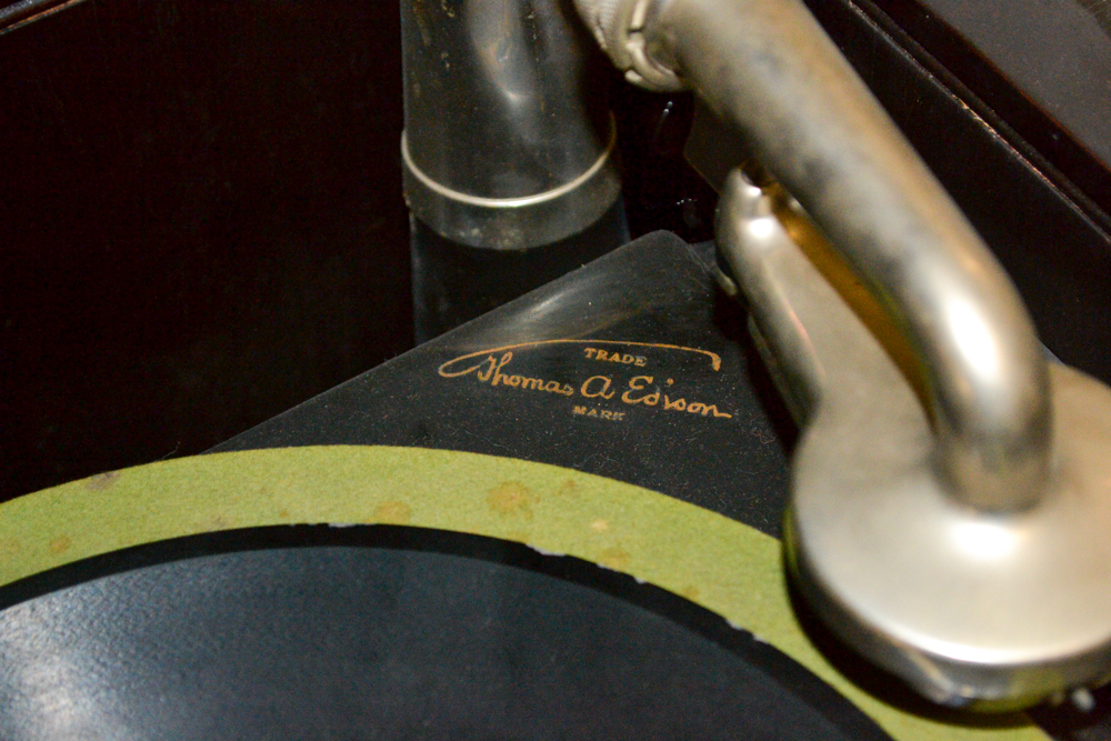 Early 20th Century Edison Diamond Disc Phonograph Player C-150