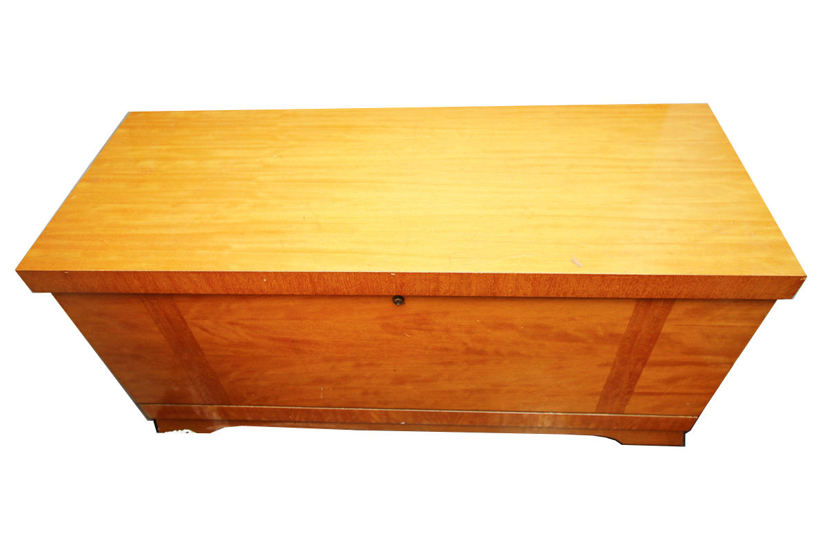 Vintage Art Deco Style Lane Cedar Chest
