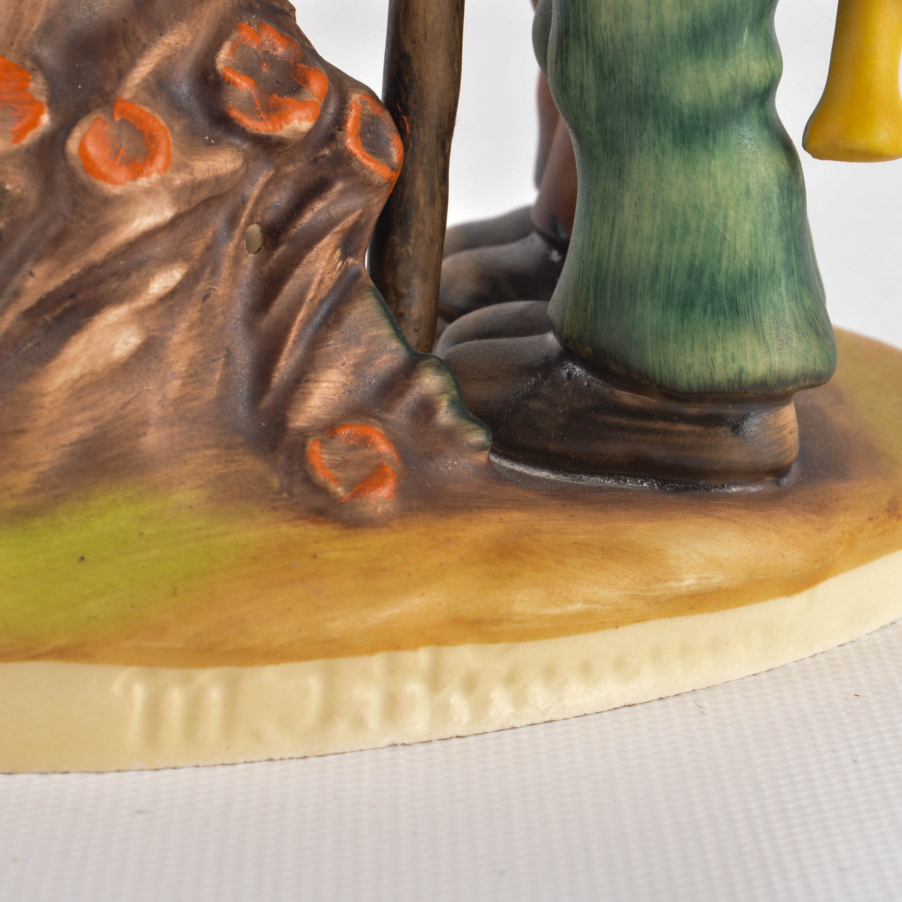 1955 M.J. Hummel "Crossroads" Figurine