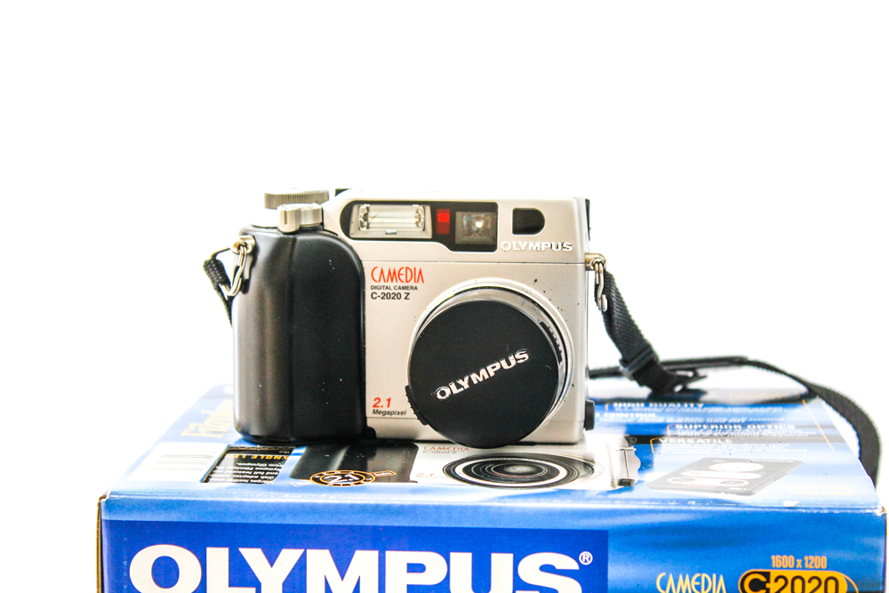 Olympus C-2020 Digital Camera