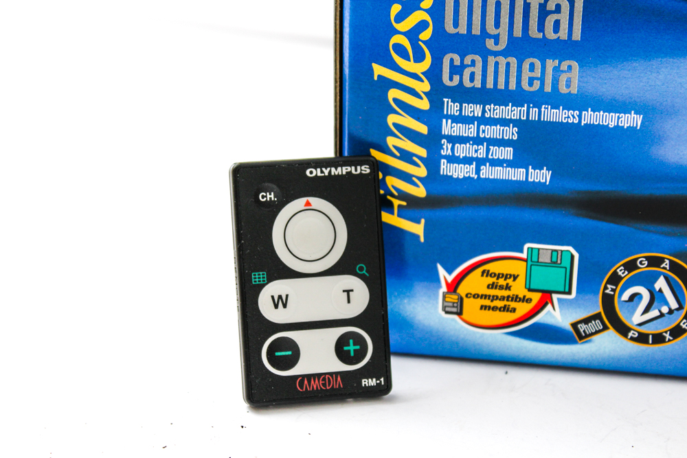 Olympus C-2020 Digital Camera