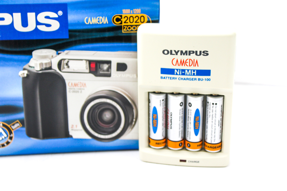 Olympus C-2020 Digital Camera
