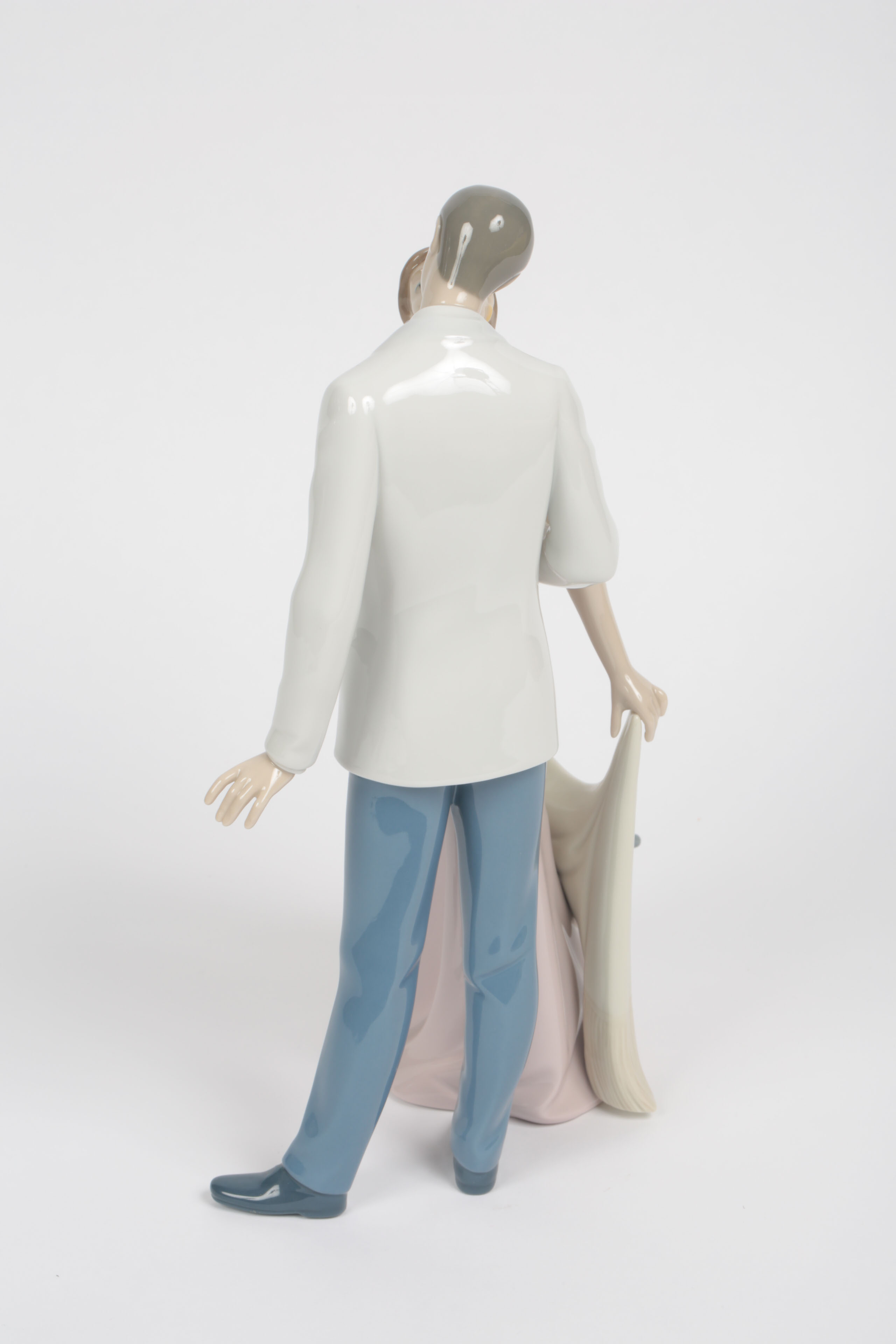 Lladro "Happy Anniversary" Figure