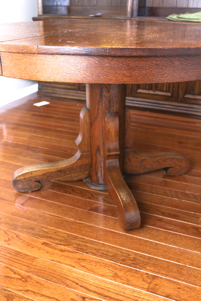 Round Oak Dining Table