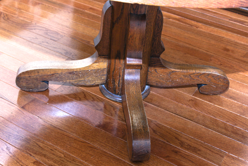 Round Oak Dining Table