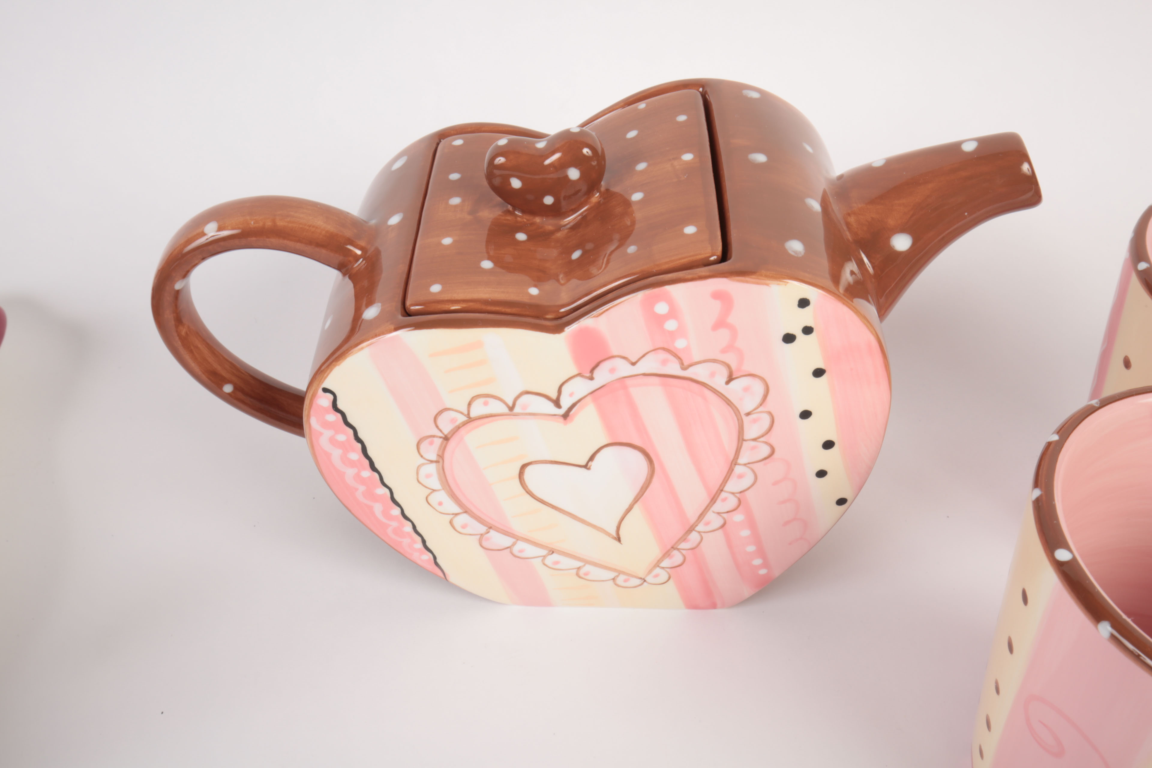 Heart Decorated Ceramic Tableware
