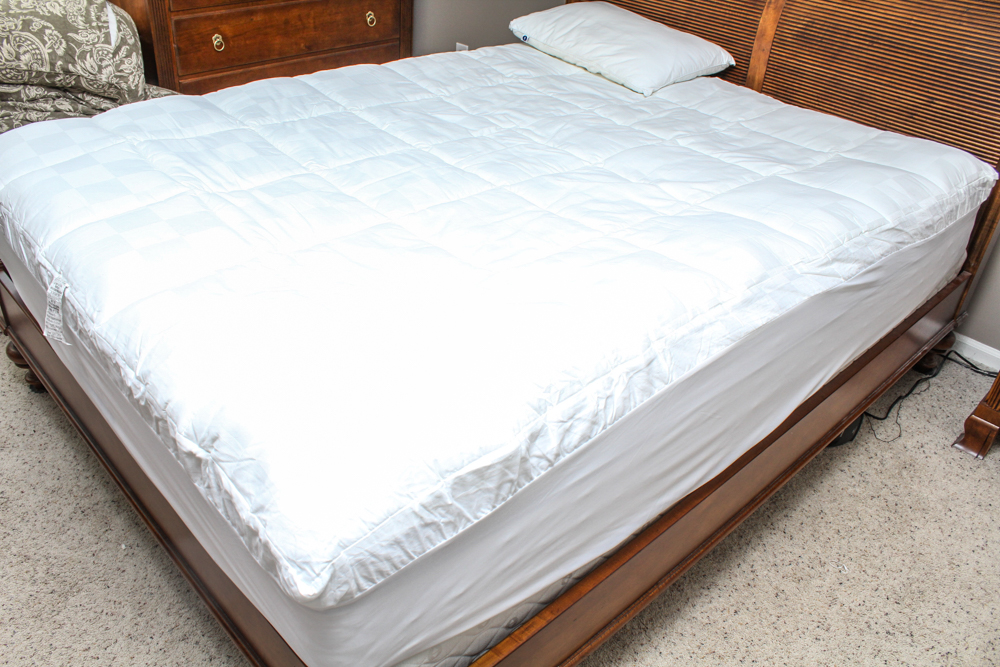 Sleep Number "Innovation" Queen Size Mattress and Base