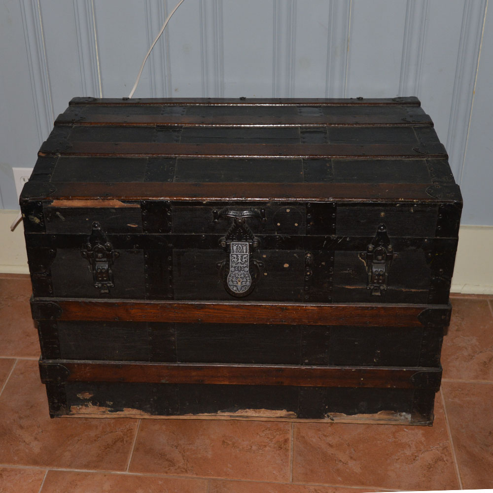 Early 20th Century Antique Travel Trunk