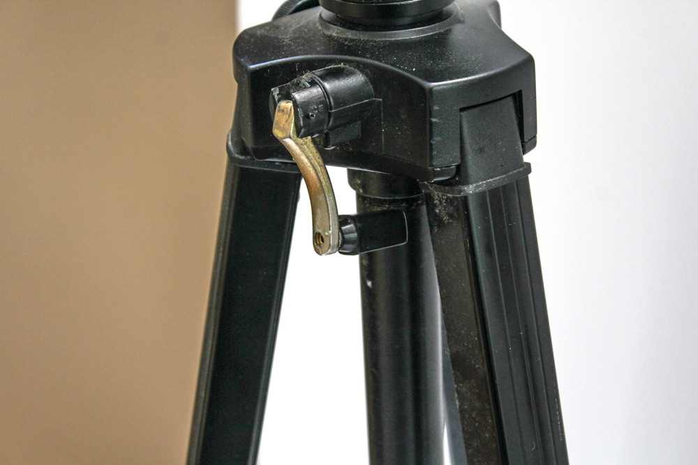 Vidcor Tripod and Nav-Mat Camera Mount