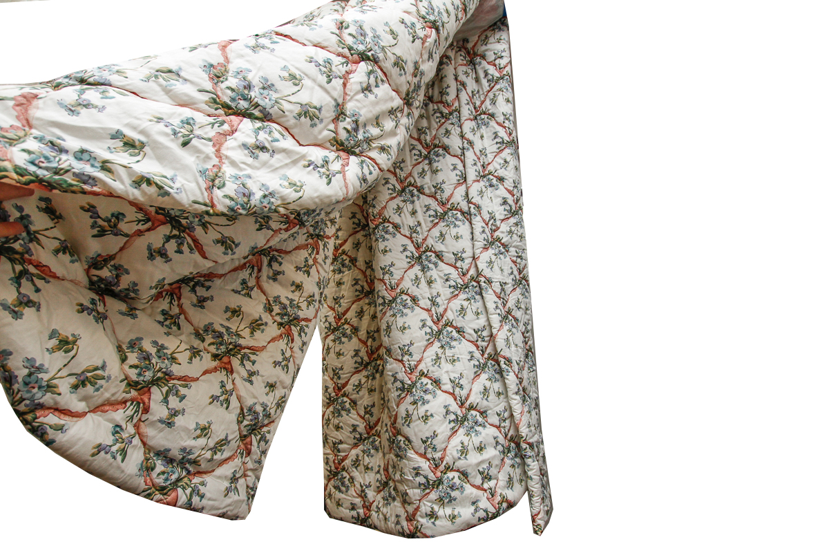 Accent Table with Ottoman and Comforter