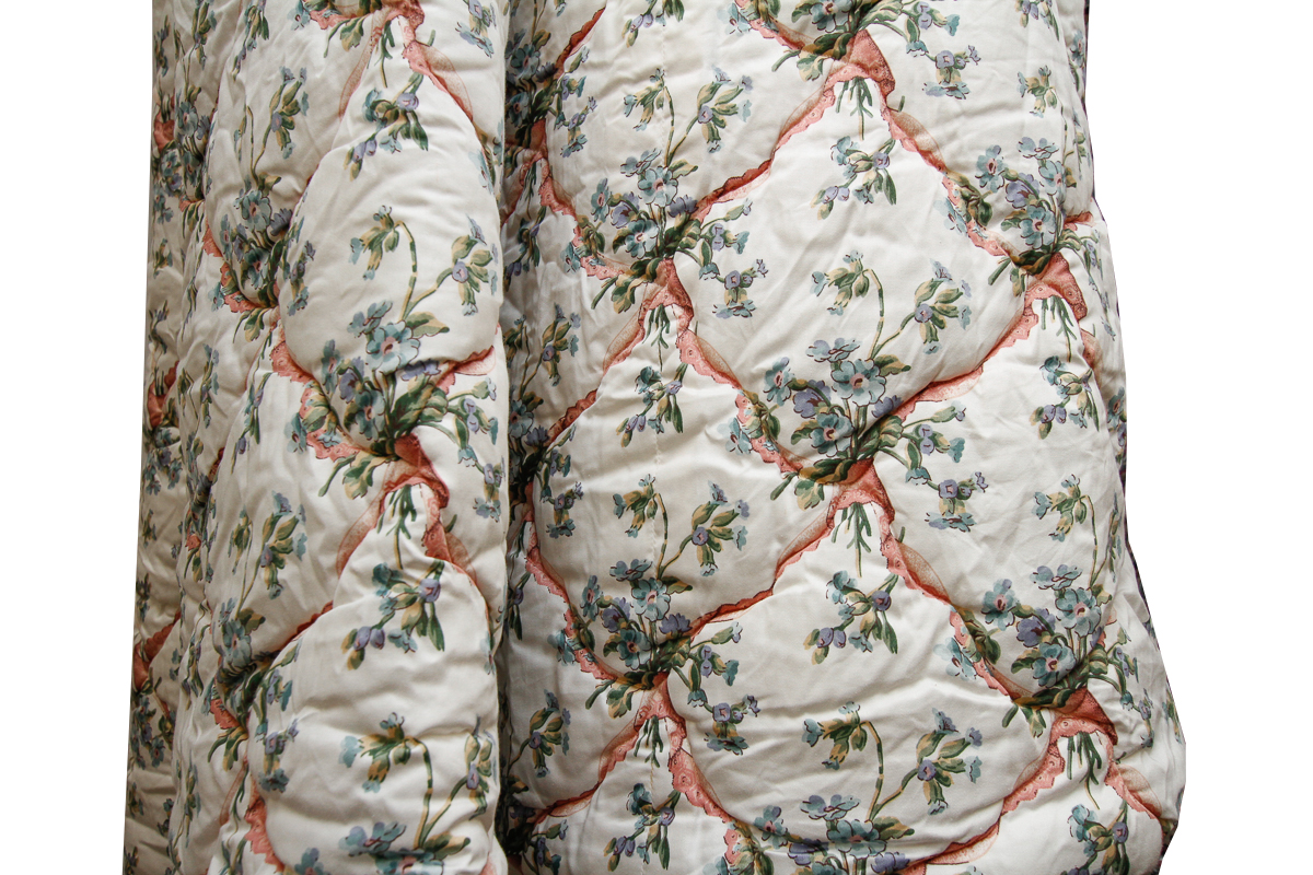 Accent Table with Ottoman and Comforter