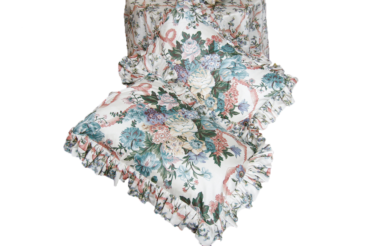 Accent Table with Ottoman and Comforter