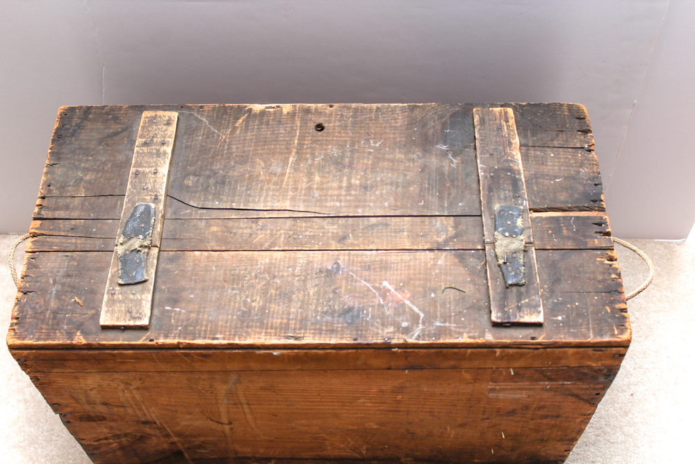 Antique Pine Crate with Lid