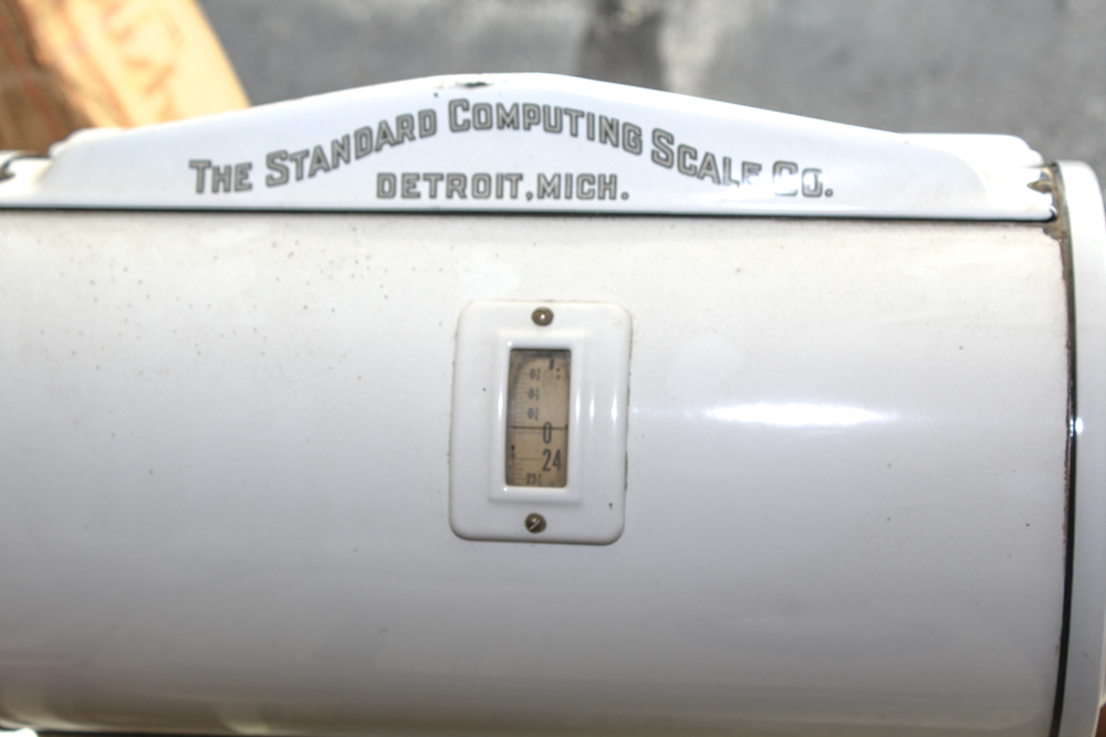 Vintage Retail Scale