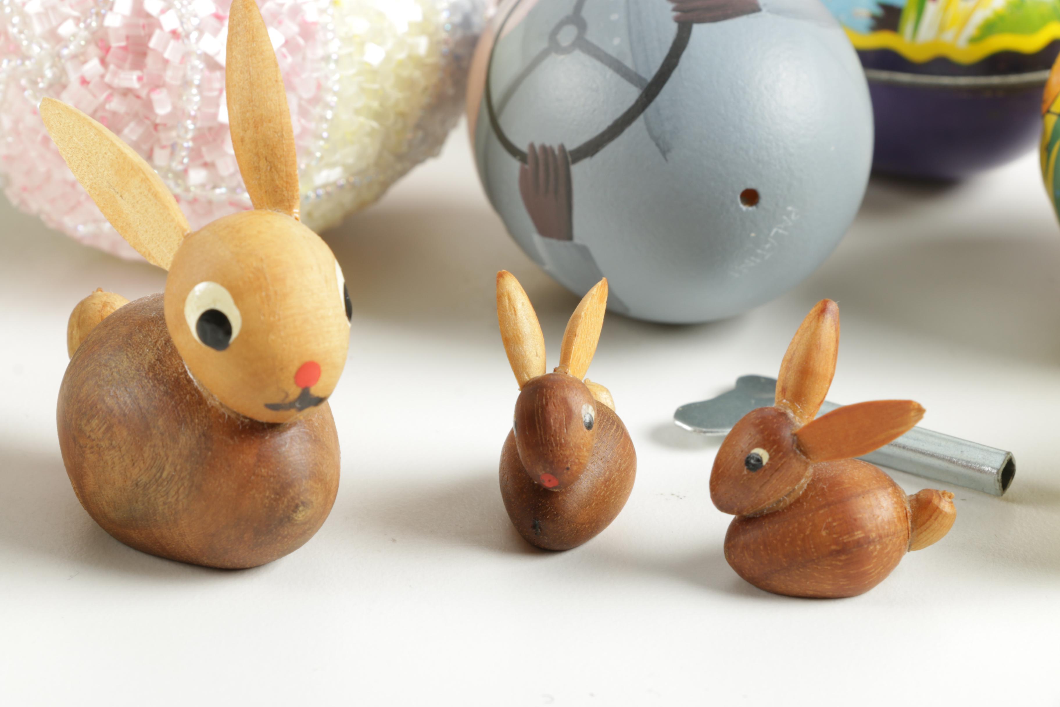 Assorted Easter Decor