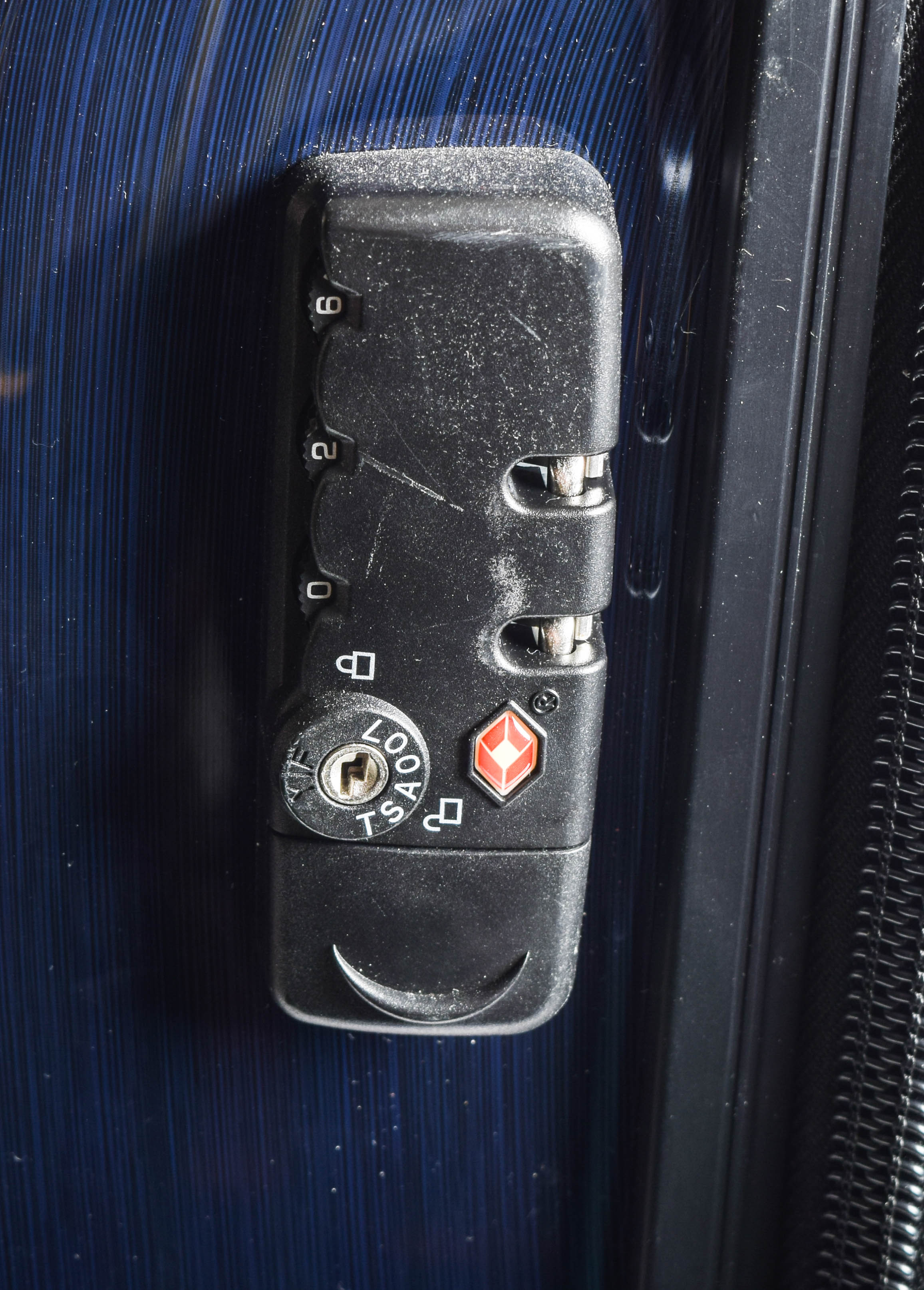 Ricardo Elite Spinner Suitcase