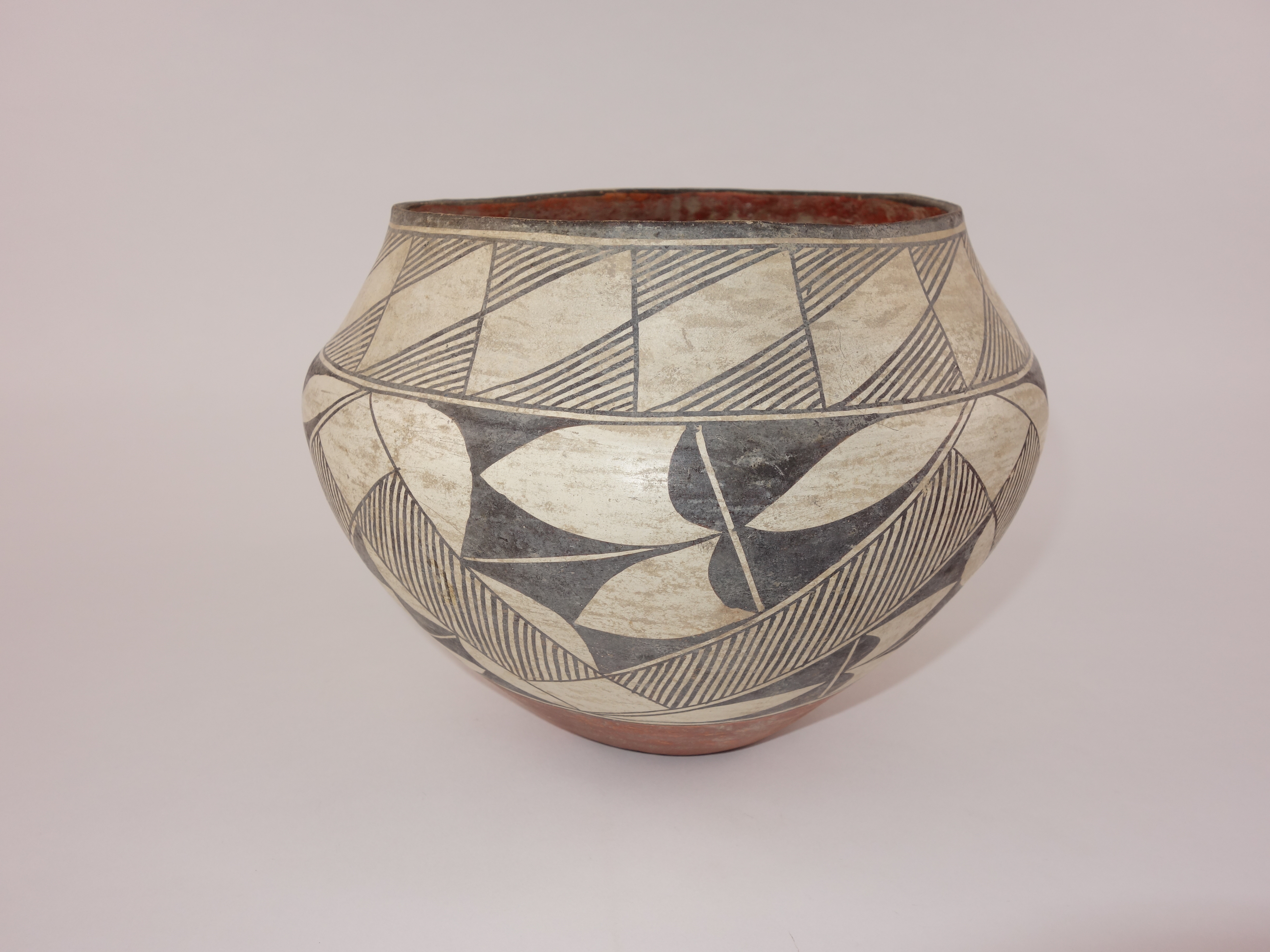 Early Acoma Pueblo Pottery Jar