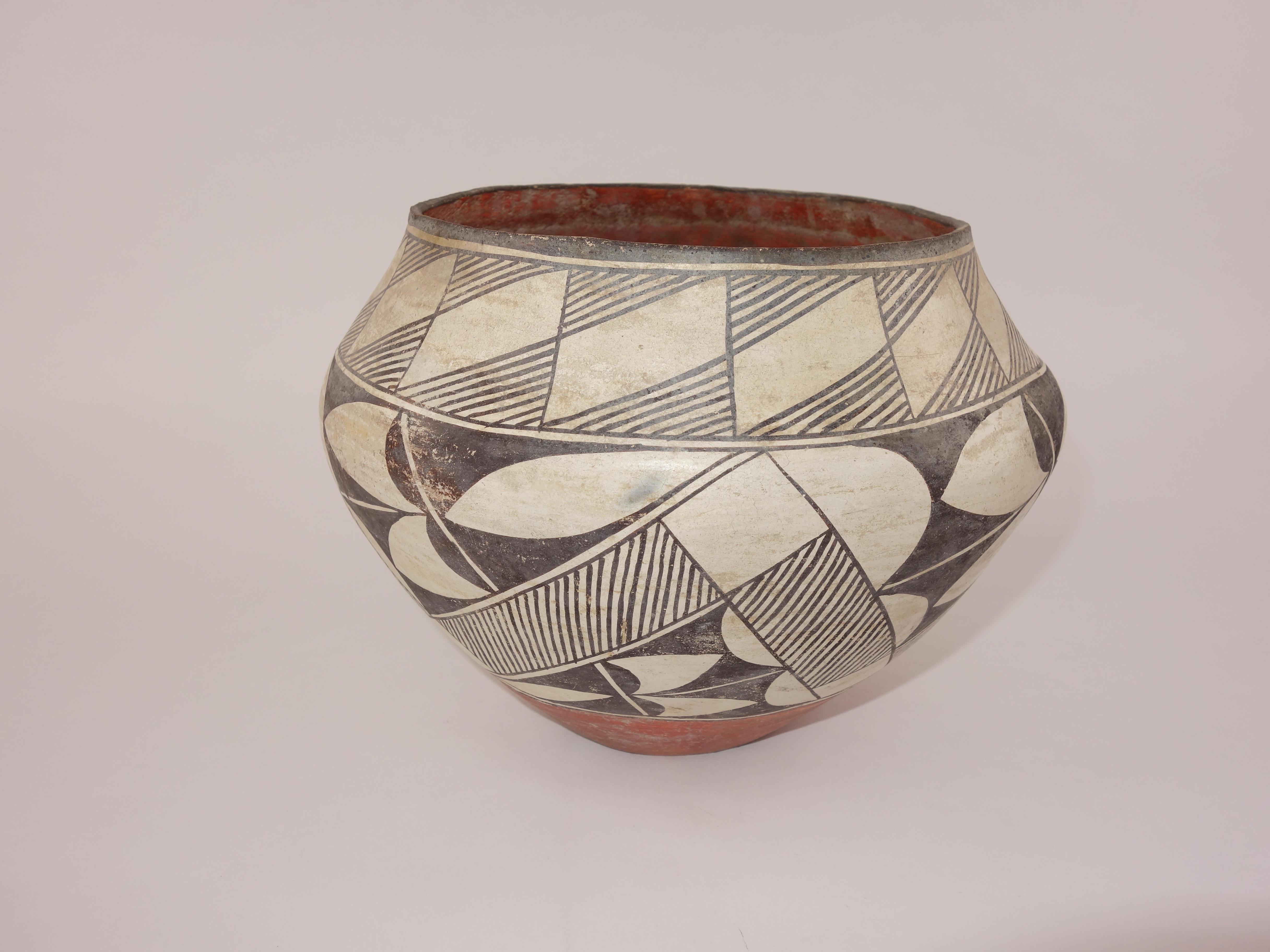 Early Acoma Pueblo Pottery Jar