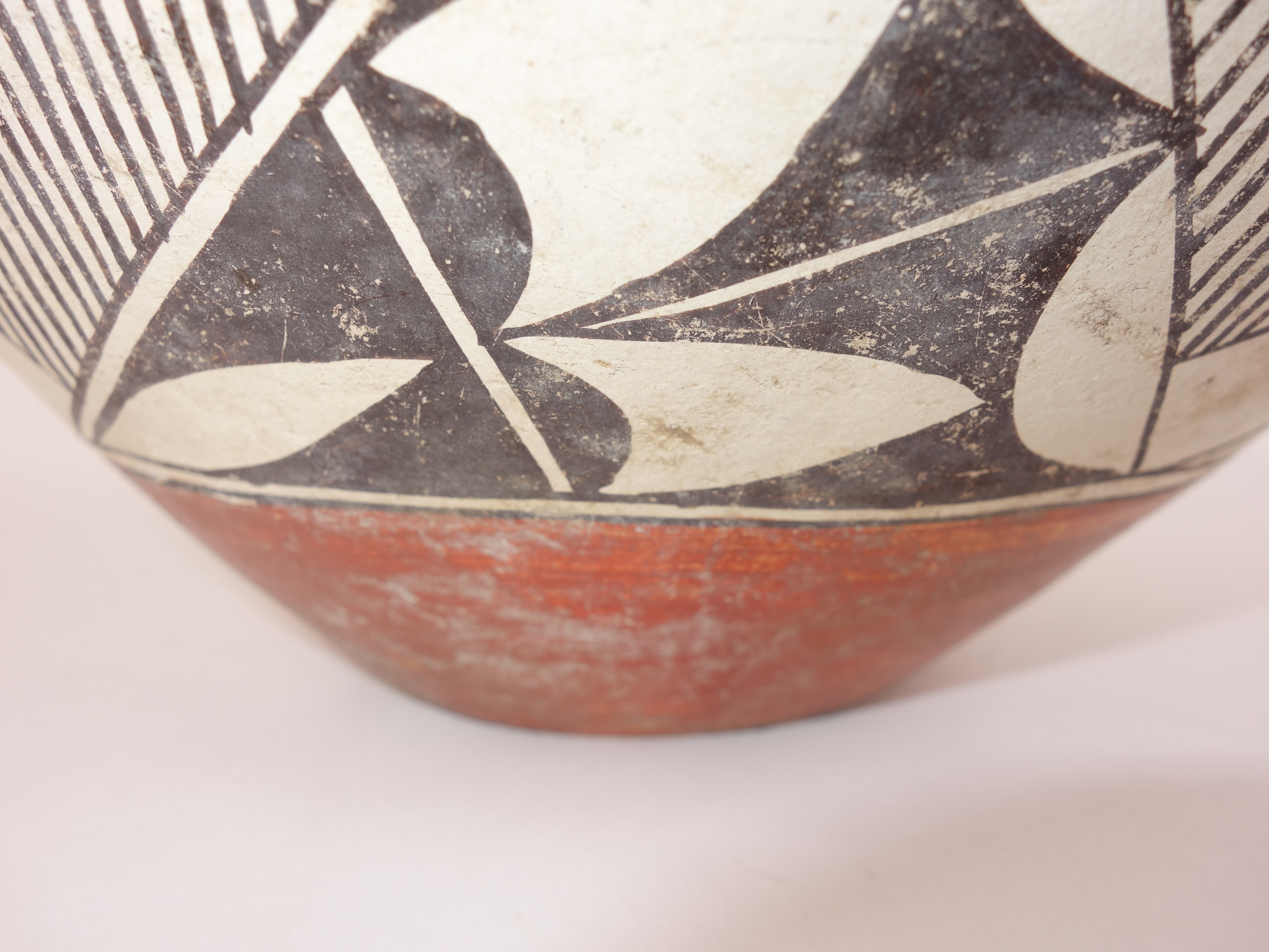 Early Acoma Pueblo Pottery Jar