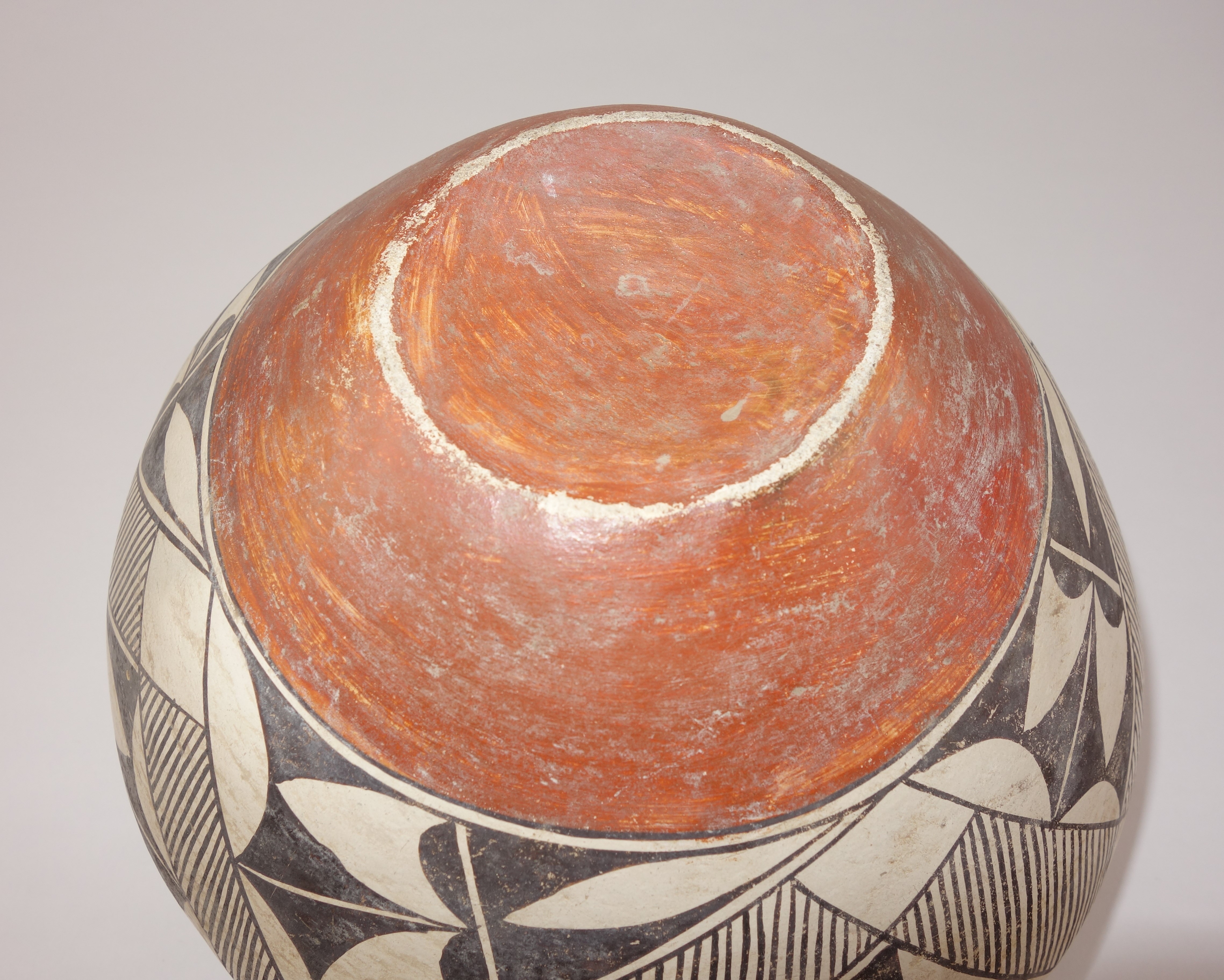 Early Acoma Pueblo Pottery Jar