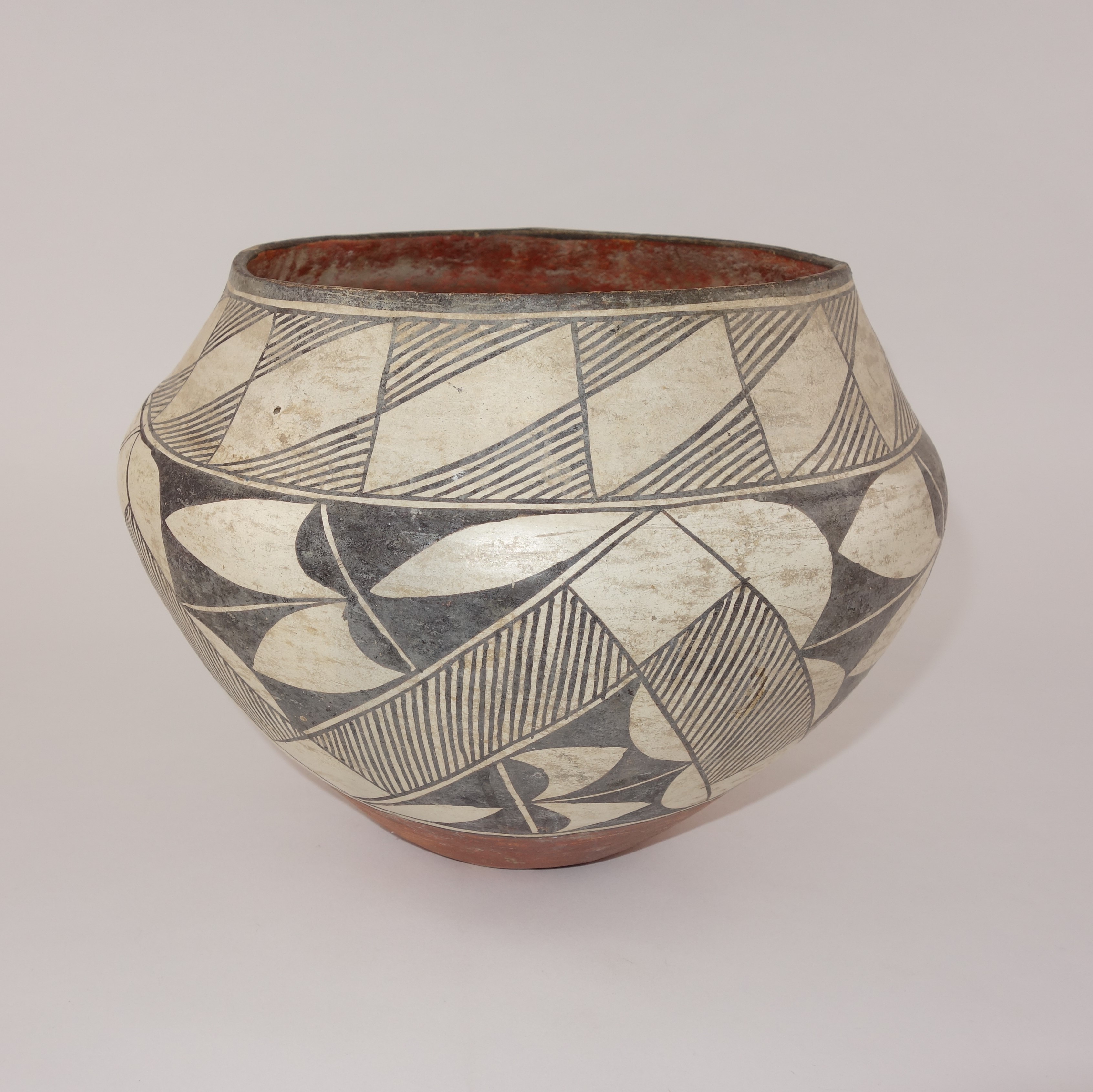 Early Acoma Pueblo Pottery Jar
