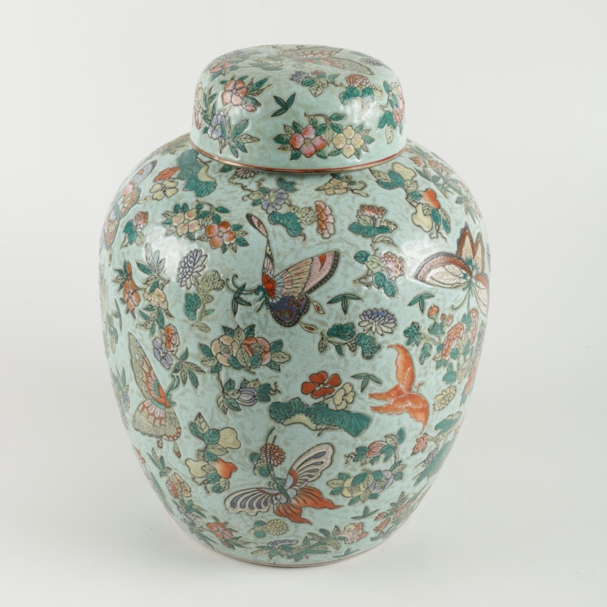 Chinese Hand-Painted Ceramic Ginger Jar with Lid