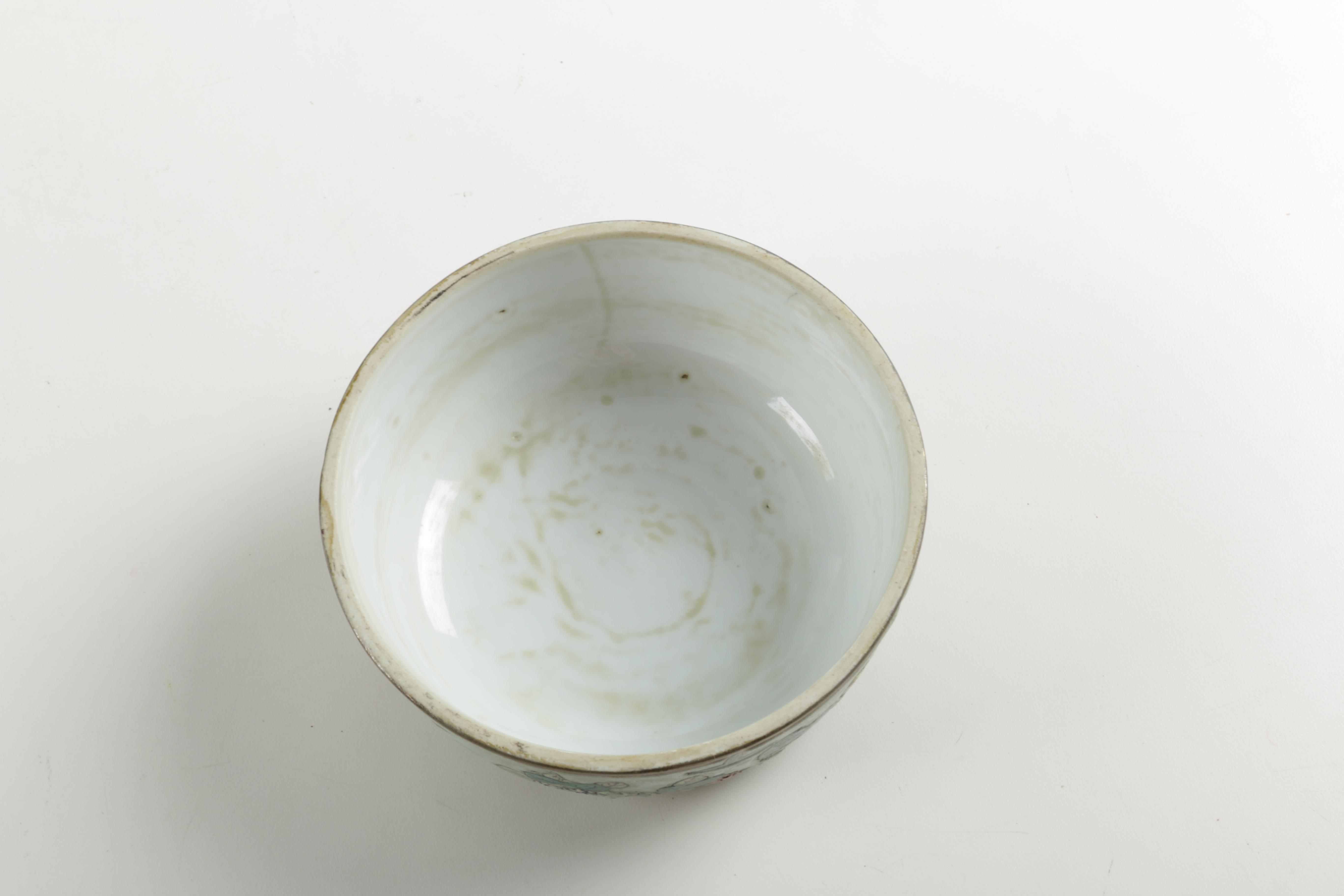 Chinese Hand-Painted Ceramic Ginger Jar with Lid