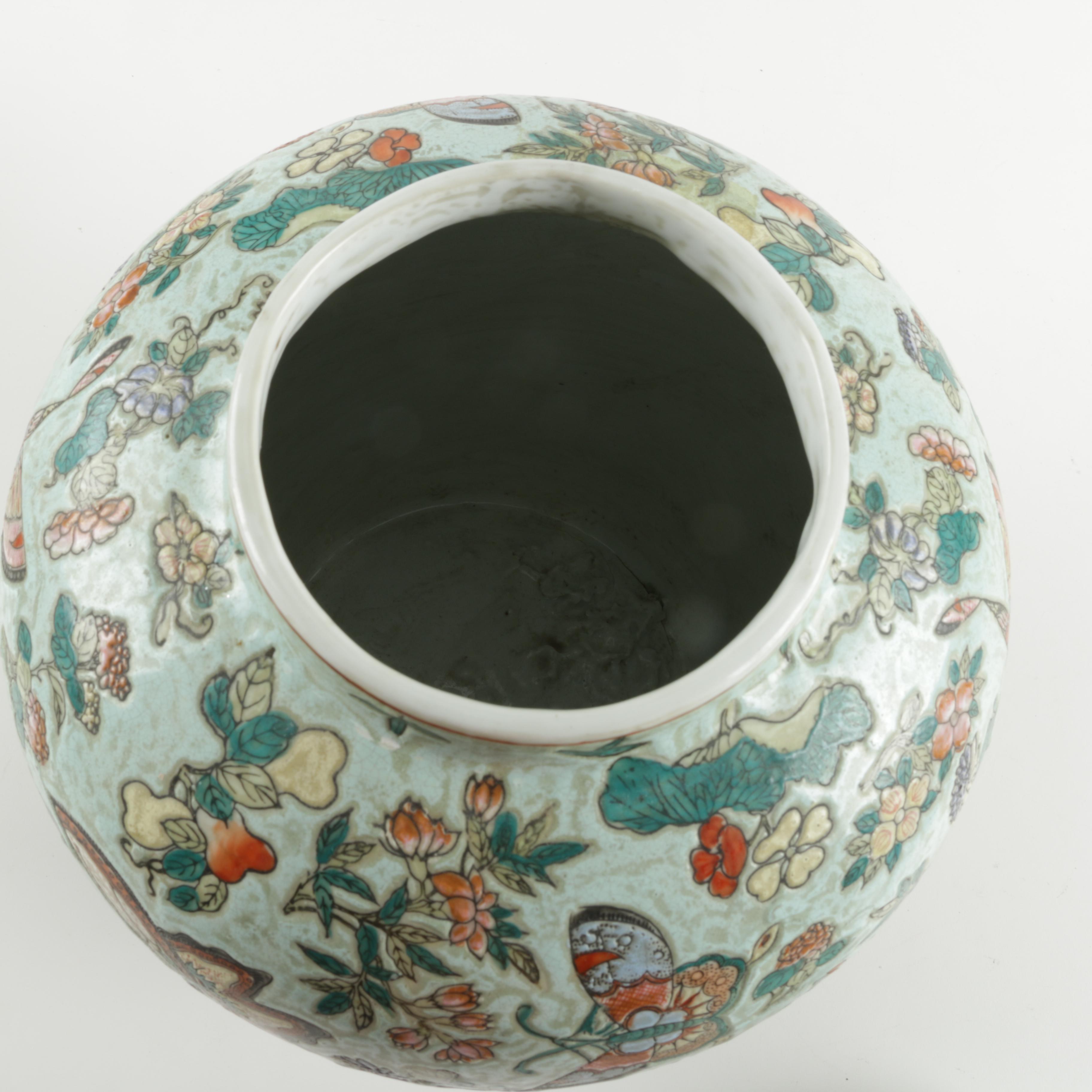 Chinese Hand-Painted Ceramic Ginger Jar with Lid