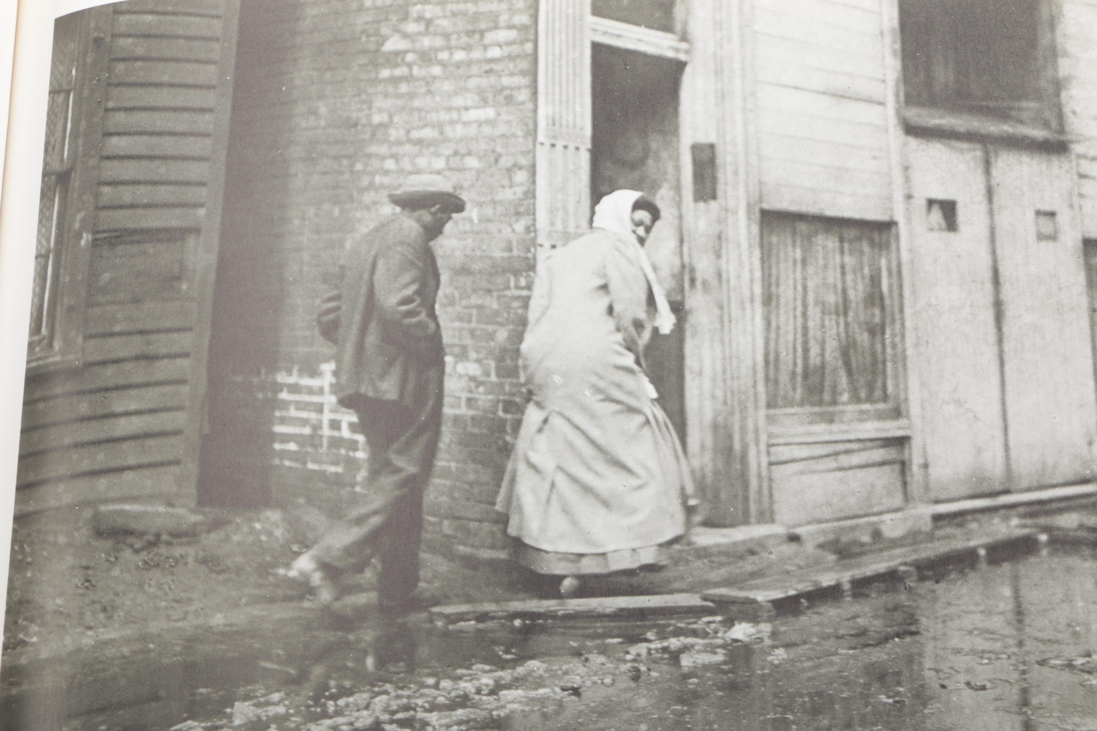 Walter Rosenblum Photographic Memorabilia Collection, Including Signed Lewis Hin